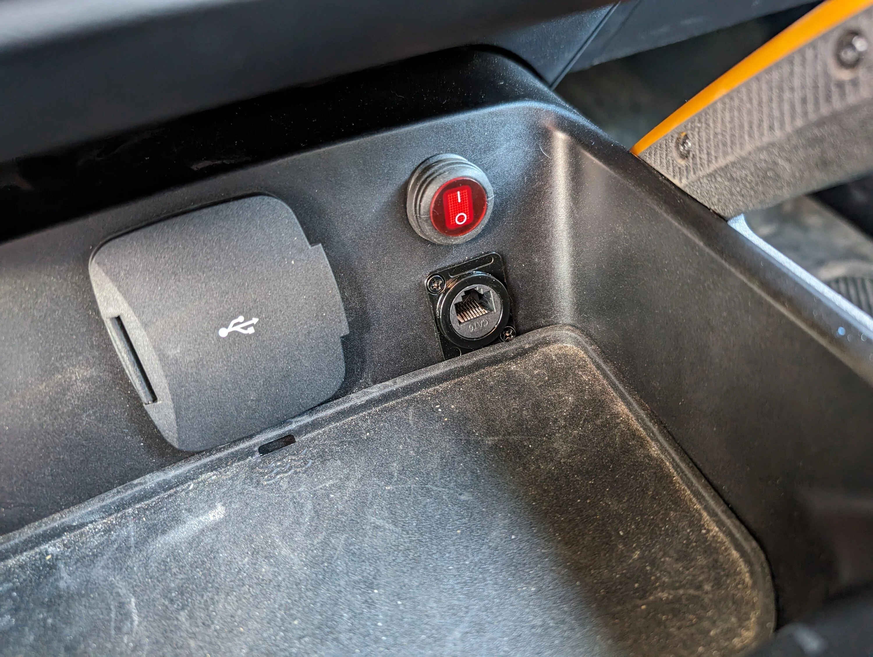 Ford Bronco MTX575 install. 1000003351