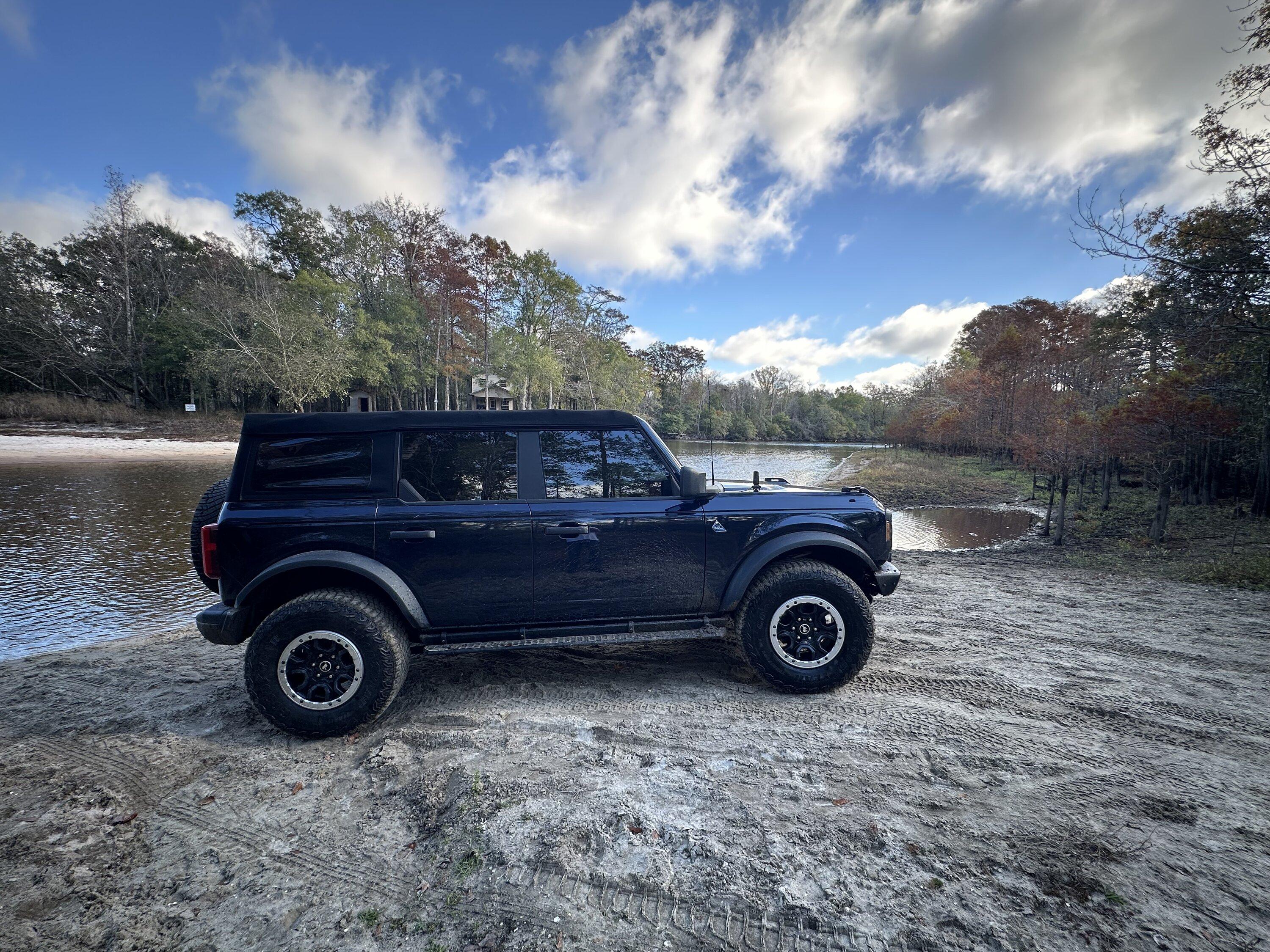 Ford Bronco ANTIMATTER BLUE Bronco Club IMG_1553
