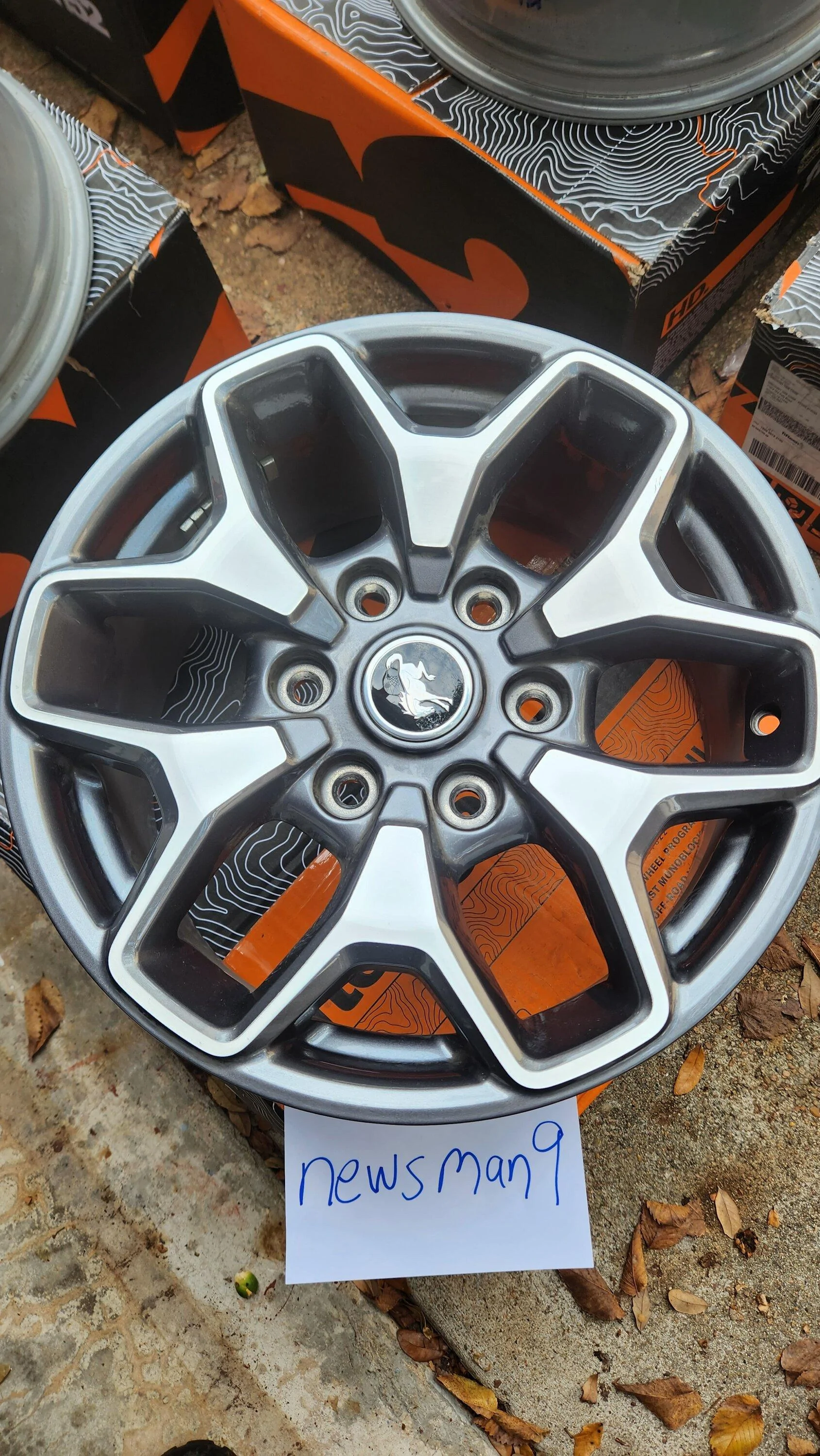 Ford Bronco Five non-SAS stock Badlands wheels 20231119_094501