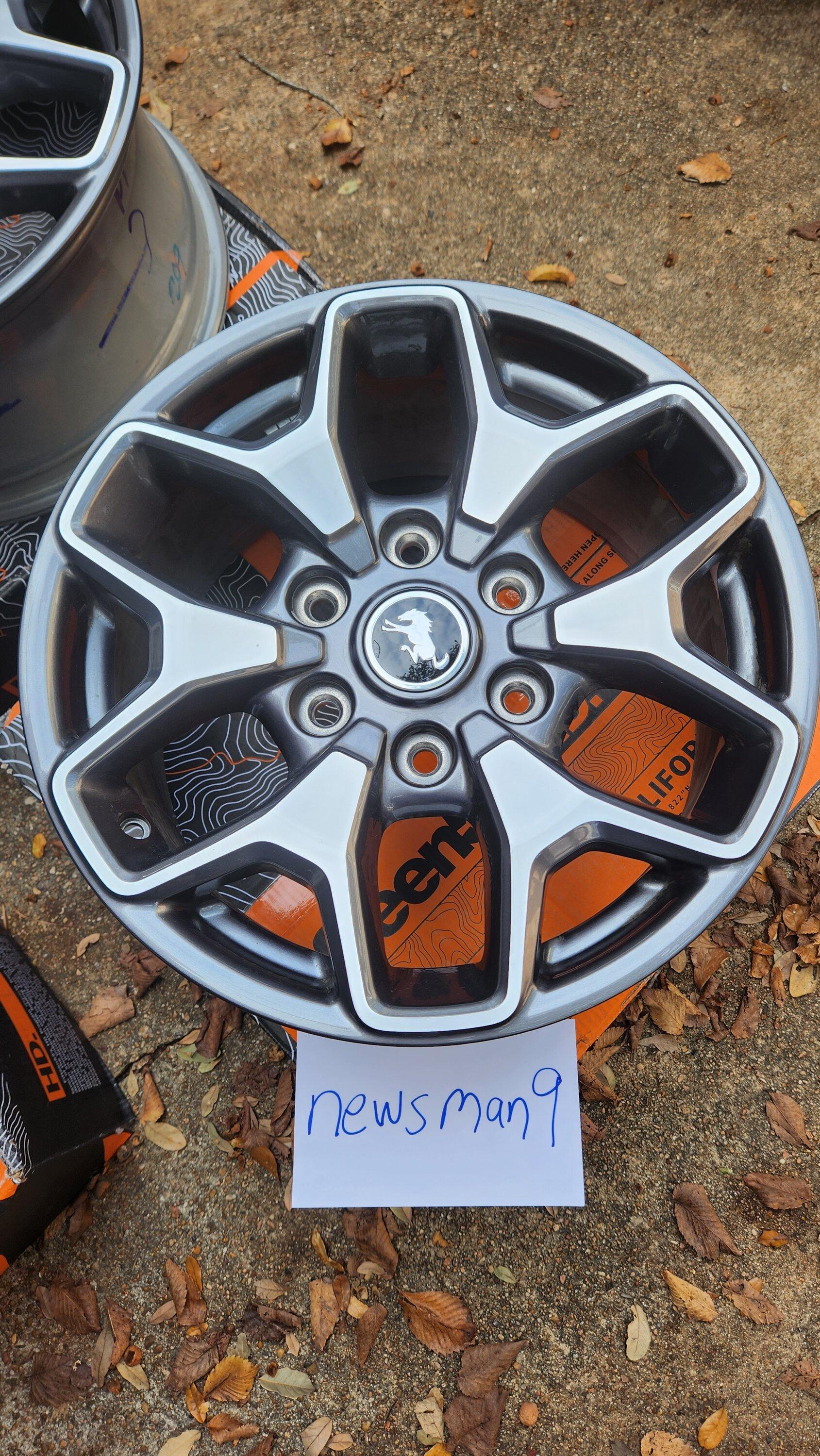 Ford Bronco Five non-SAS stock Badlands wheels 20231119_094509