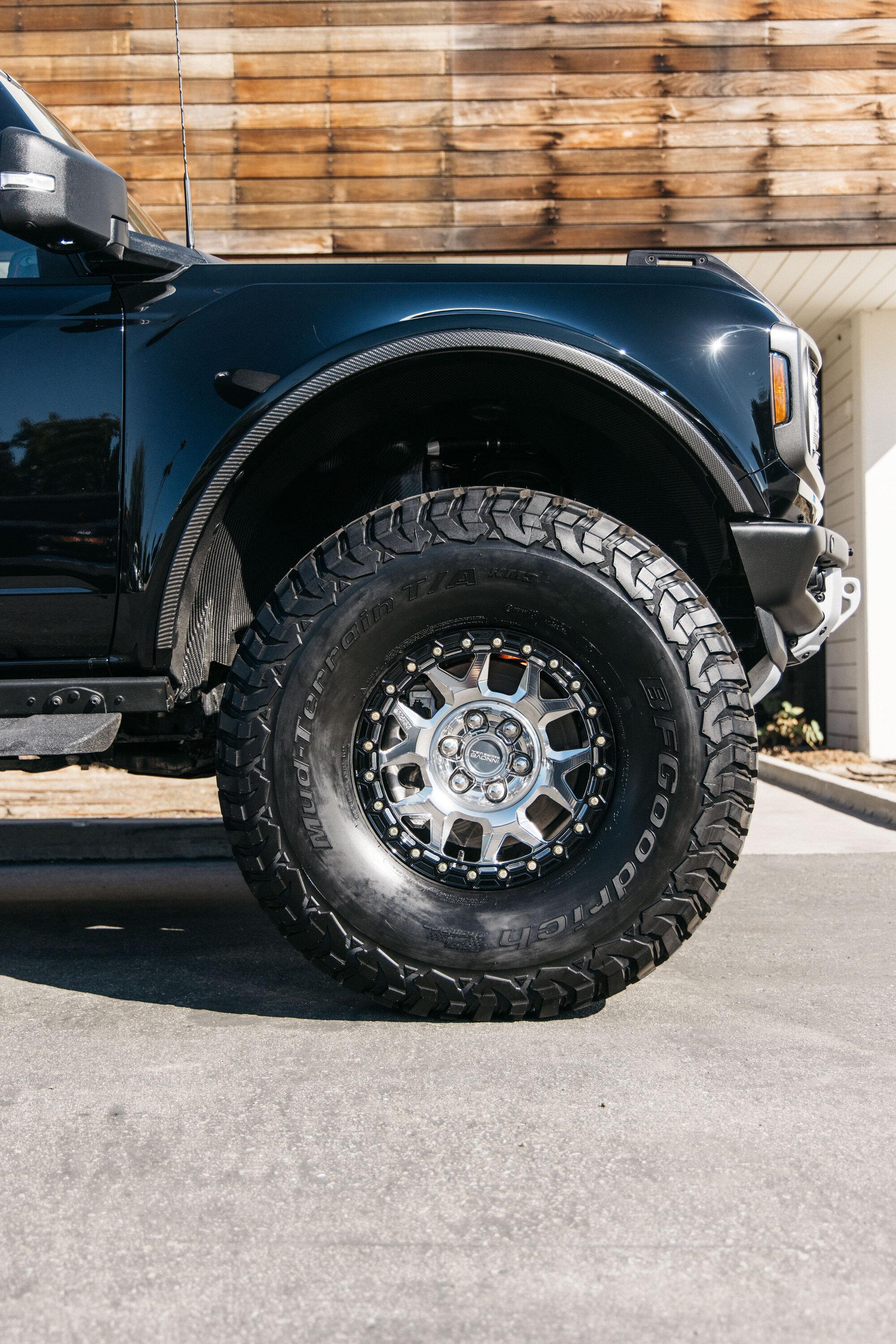 Ford Bronco Bronco Raptor with APG Carbon Body System on 39" KM3's IMG_3132