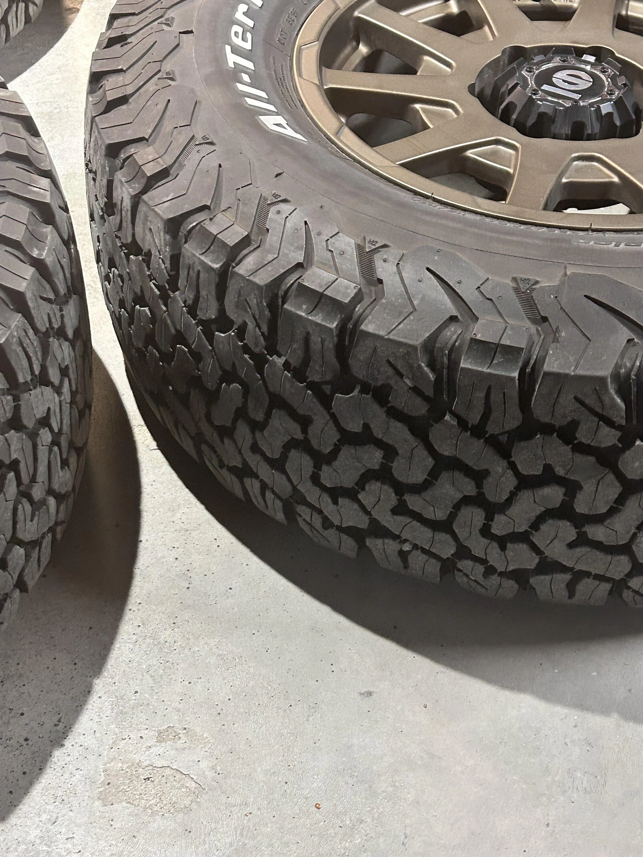 Vermont - 285/70/17 BFG KO2/ Sparco Dakar wheels | Bronco6G - 2021 ...