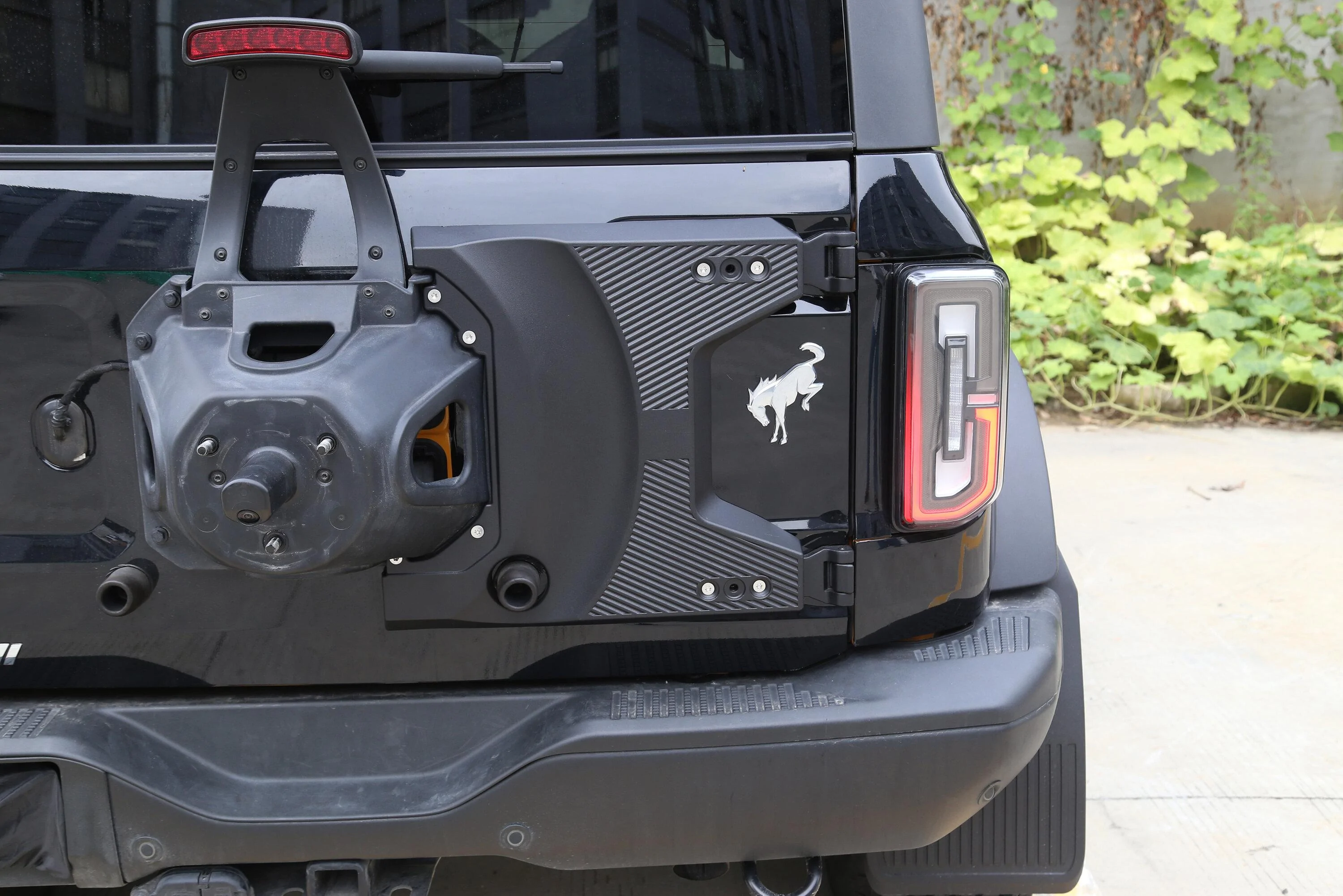 Mabett Raptor Style Tailgate Hinge Reinforcement Kit for Ford Bronco ...
