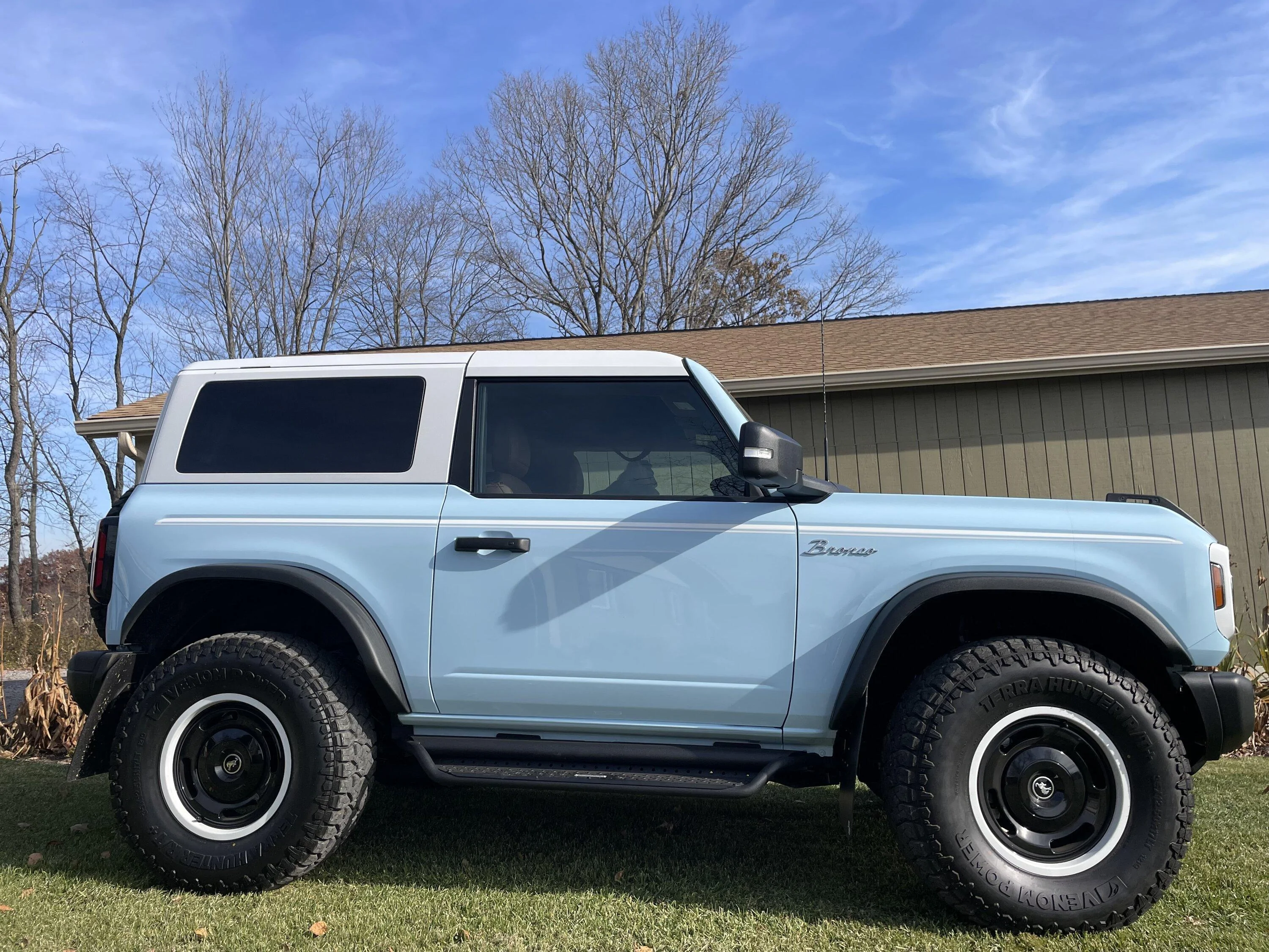 Ford Bronco Heritage edition 2 door bronco limited 72185129666__E9FA12E0-711D-4755-95AC-A4905AE235BD