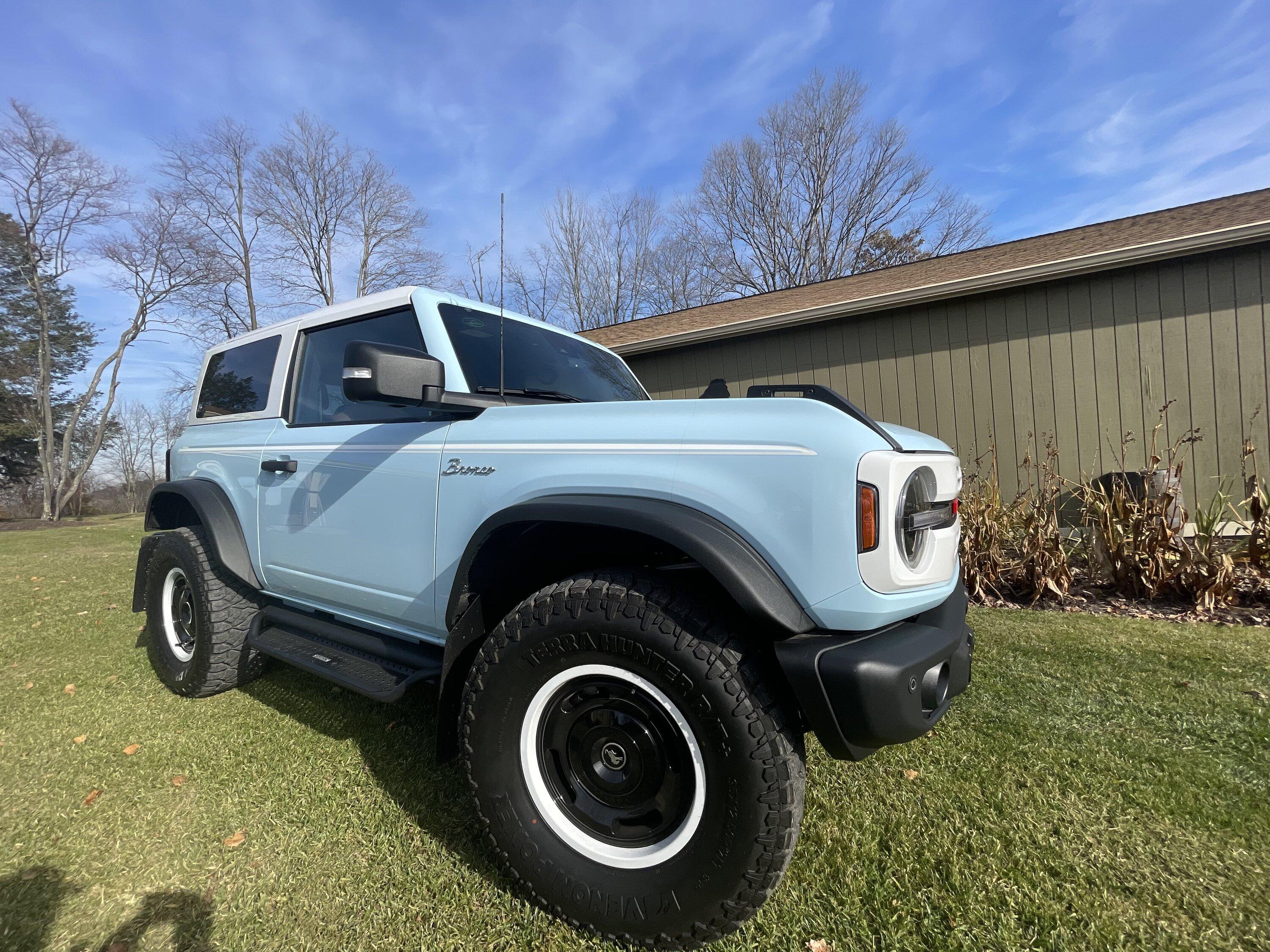 Ford Bronco Heritage edition 2 door bronco limited 72185138758__A7D055F6-543E-48BB-B9F9-C73B267CF792