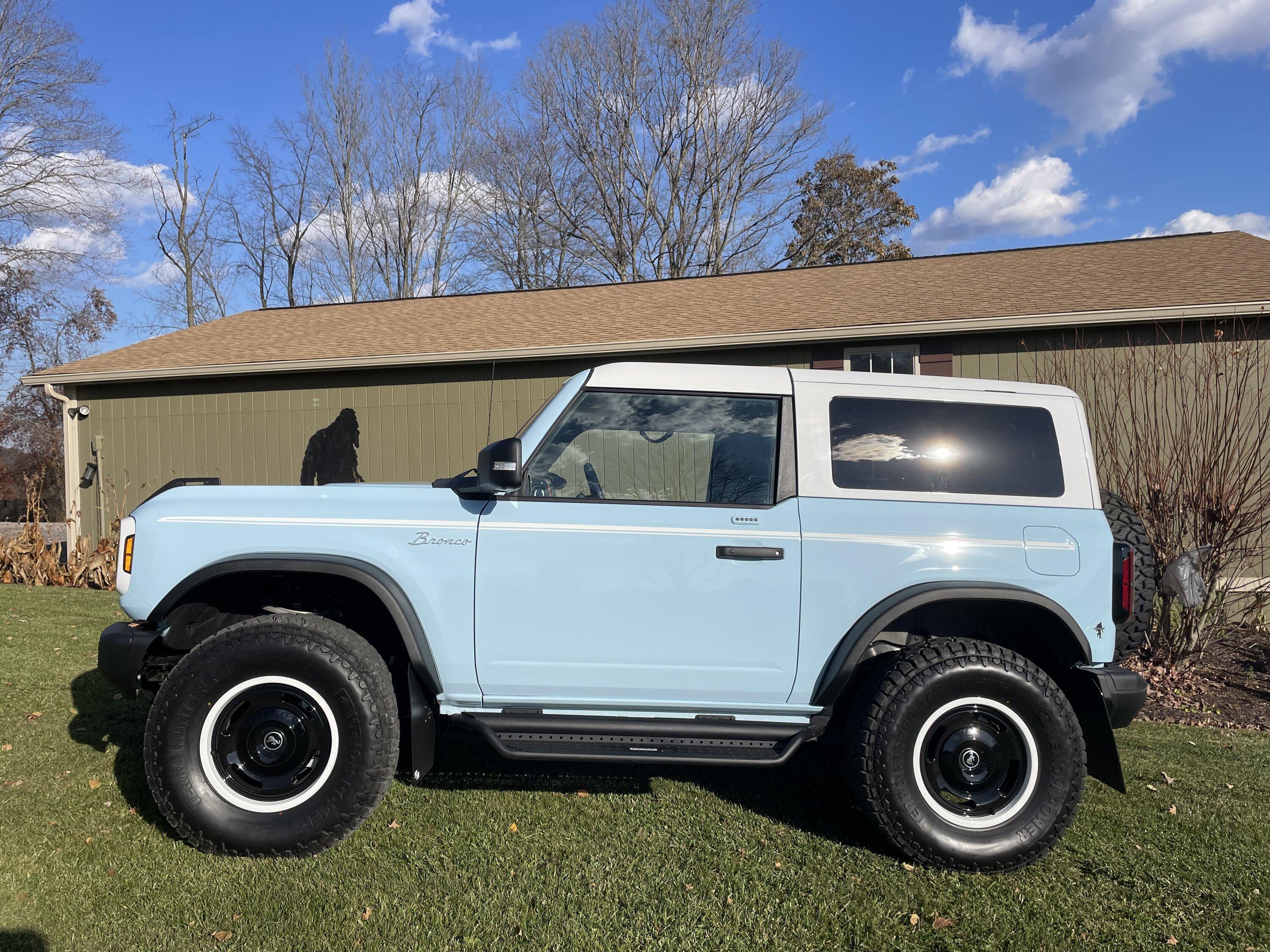 Ford Bronco Heritage edition 2 door bronco limited IMG_6866