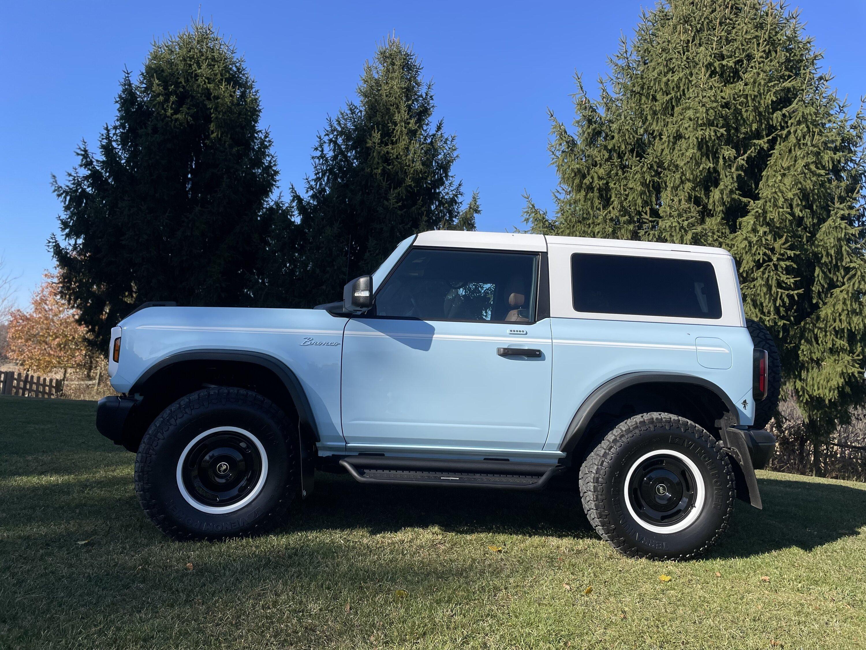 Ford Bronco Heritage edition 2 door bronco limited IMG_6825