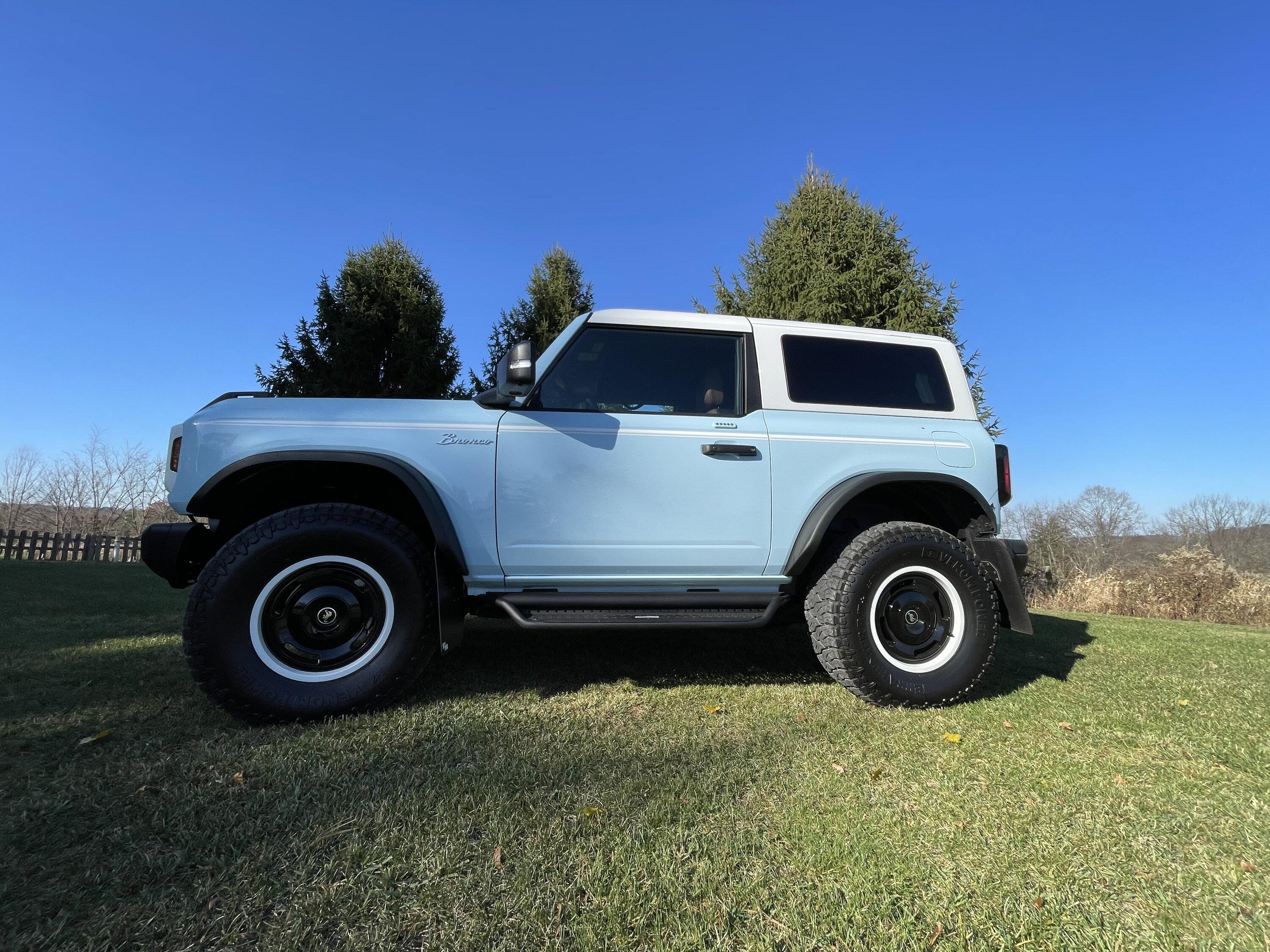 Ford Bronco Heritage edition 2 door bronco limited IMG_6826