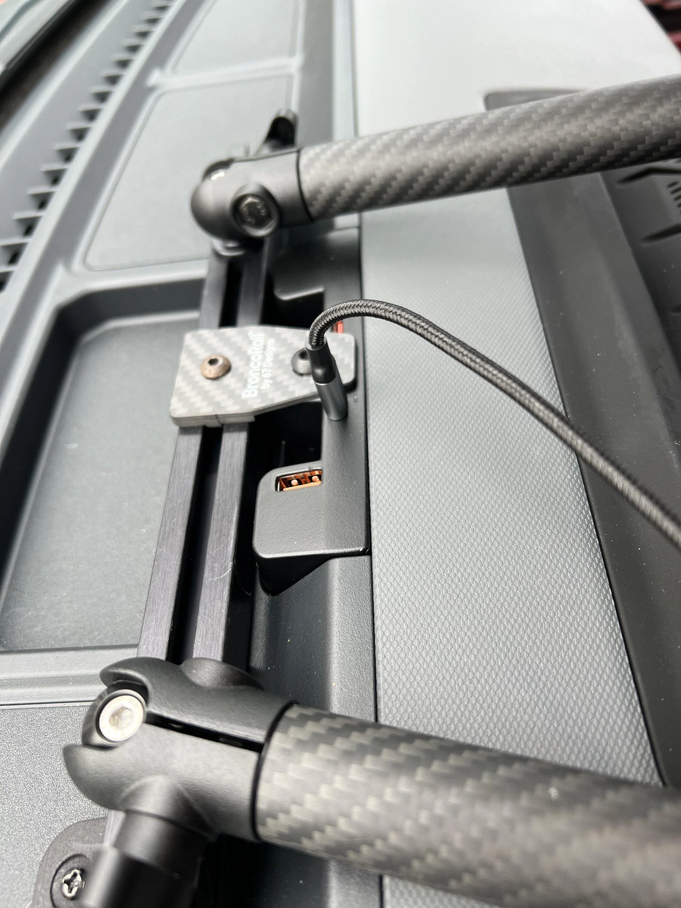 Ford Bronco IAG Dash USB IMG_2053