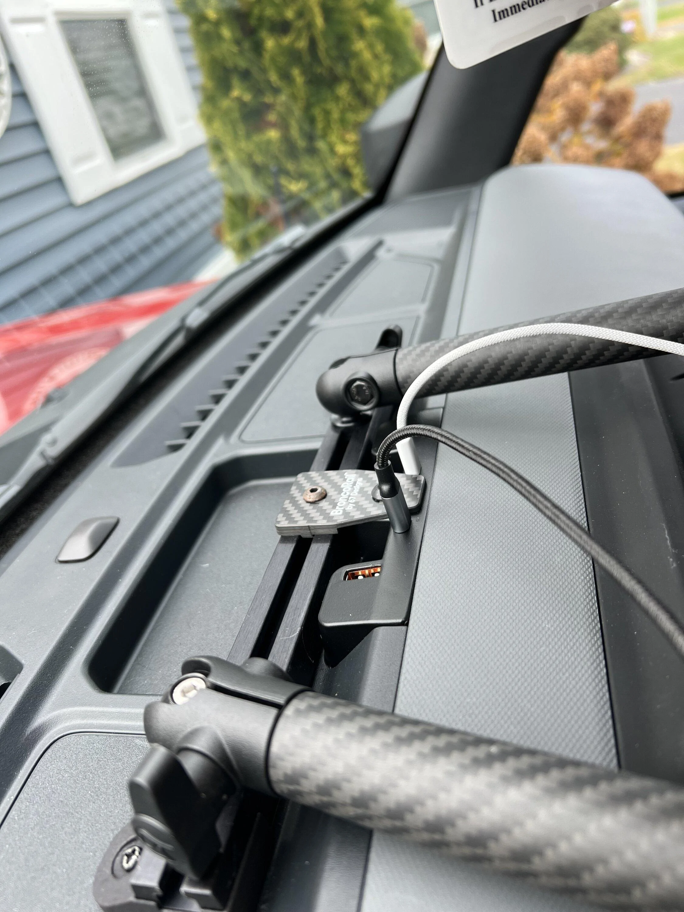 Ford Bronco IAG Dash USB IMG_2054