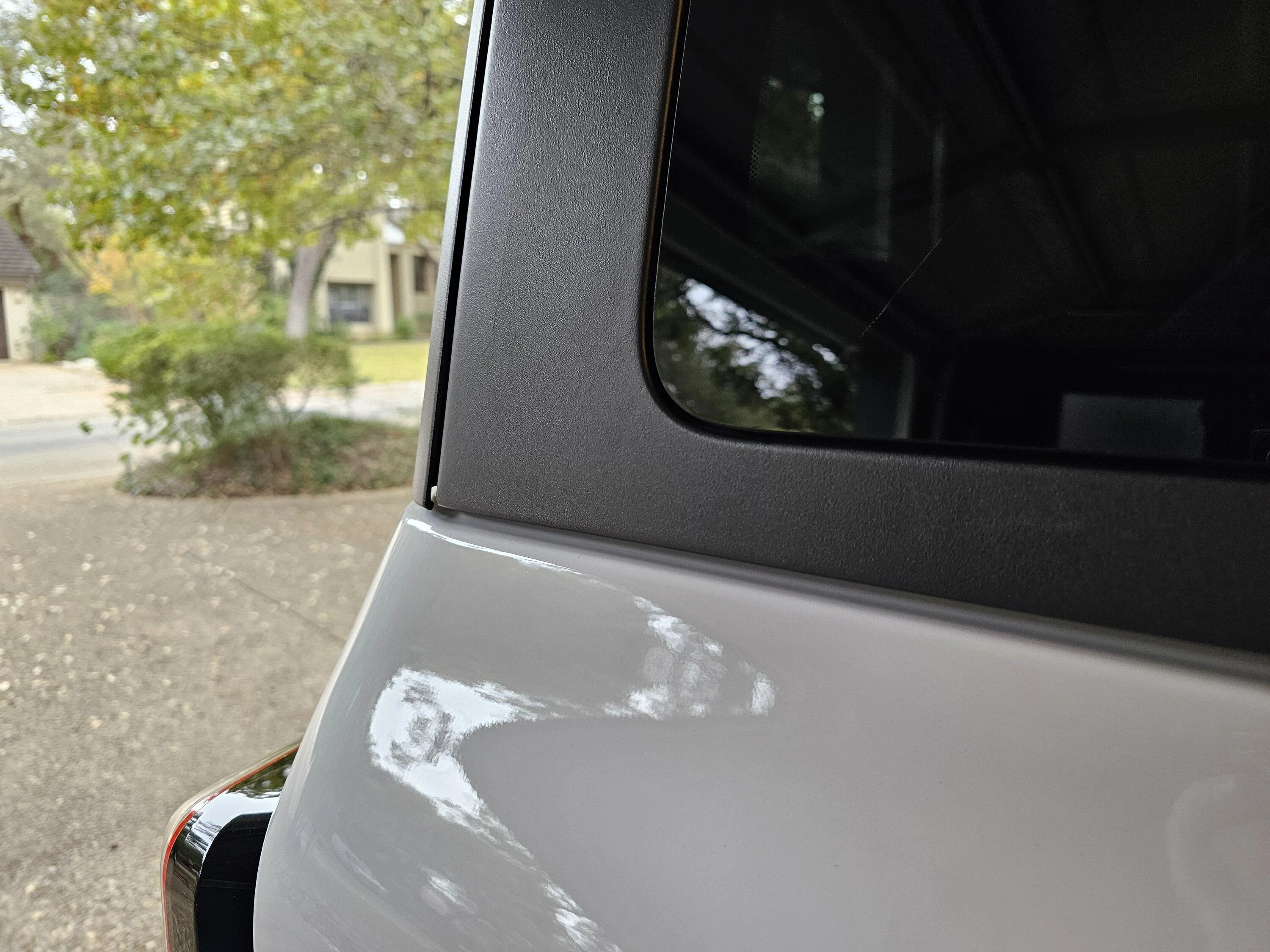 Ford Bronco Hardtop cracks?  Something else? 20231125_111918