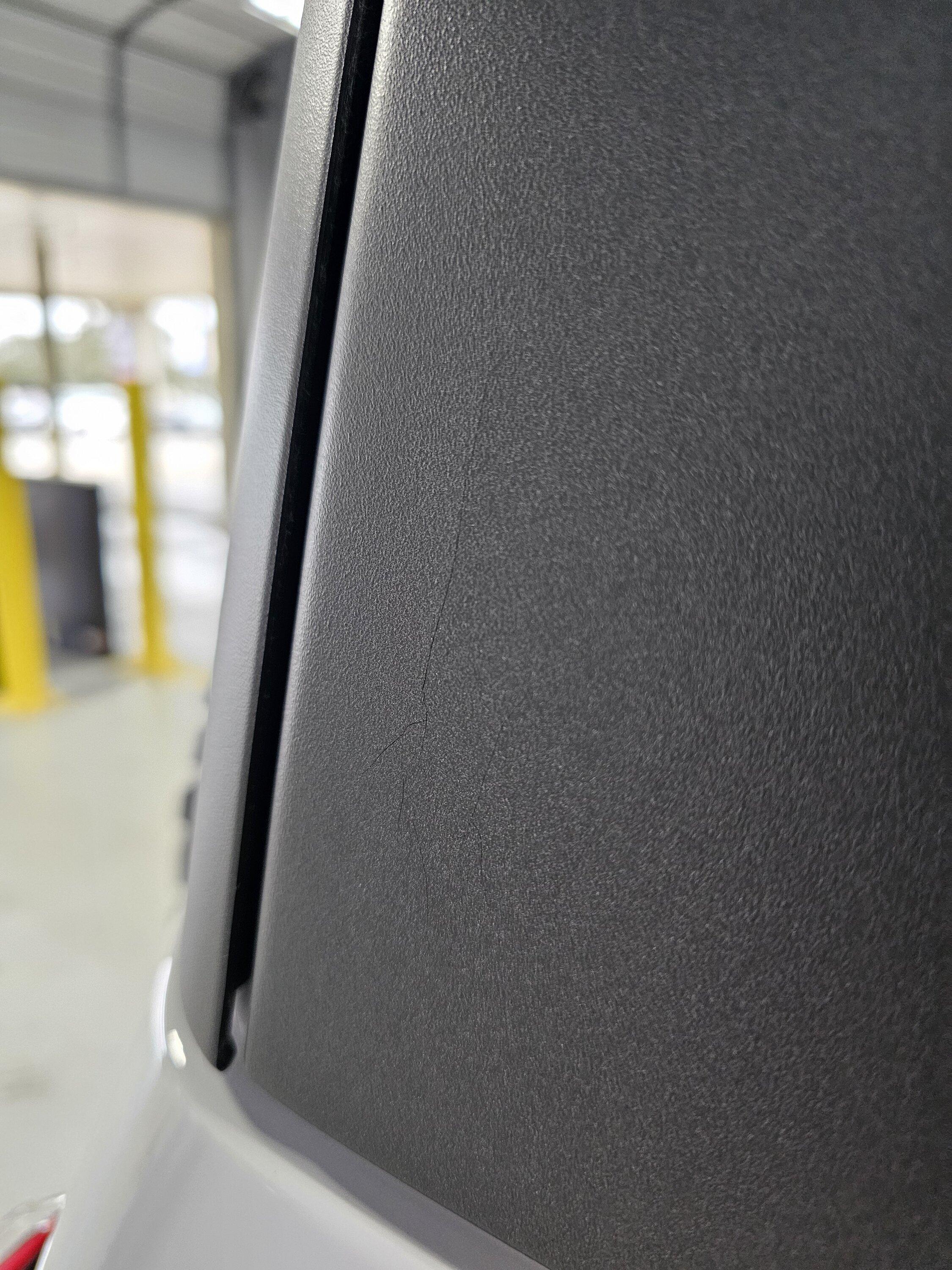 Ford Bronco Hardtop cracks?  Something else? 20231125_110158