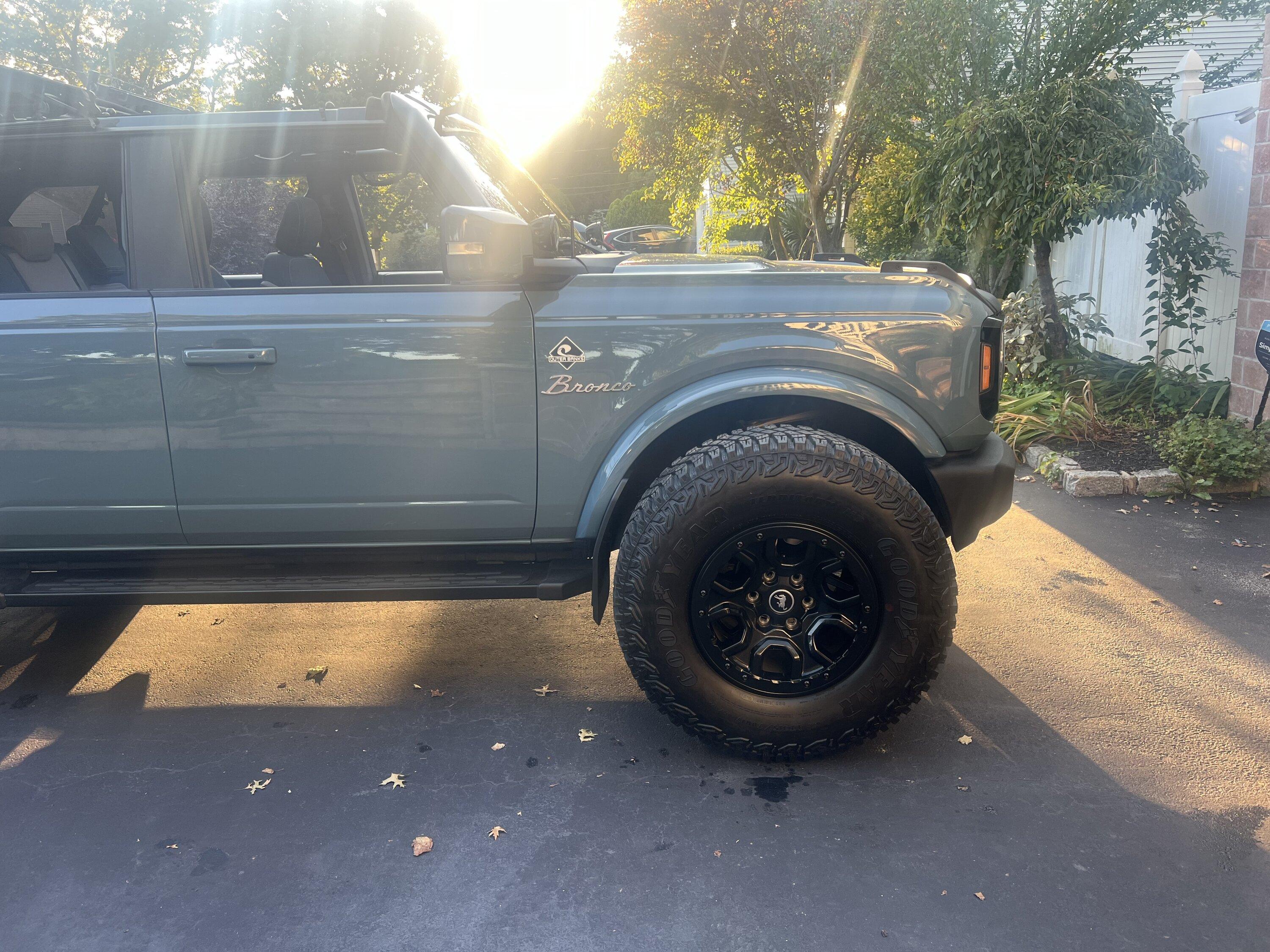 Ford Bronco Black lug nuts - question IMG_2851