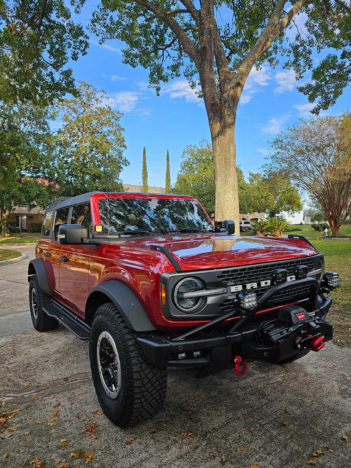 Ford Bronco Added winch and lights image000001