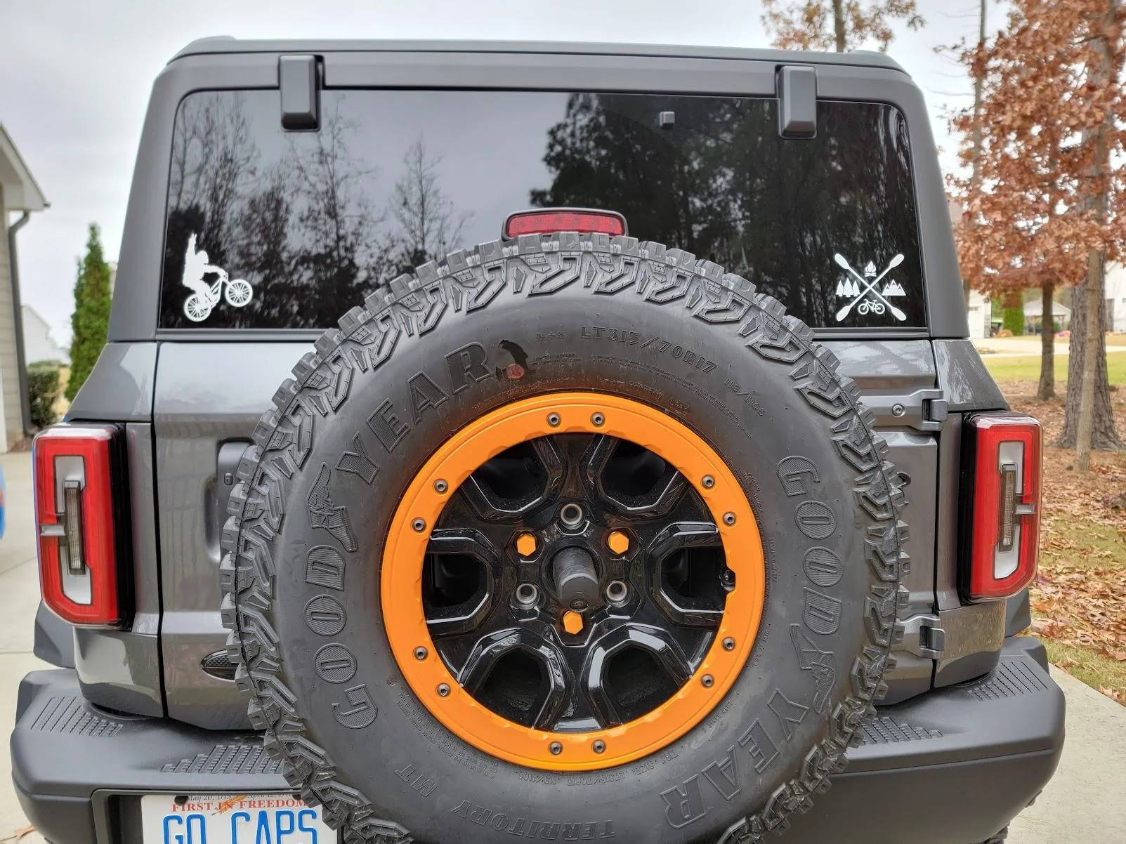 Ford Bronco What did you do TO / WITH your Bronco today? 👨🏻‍🔧🧰🚿🛠 Mod27 - Orange lug covers