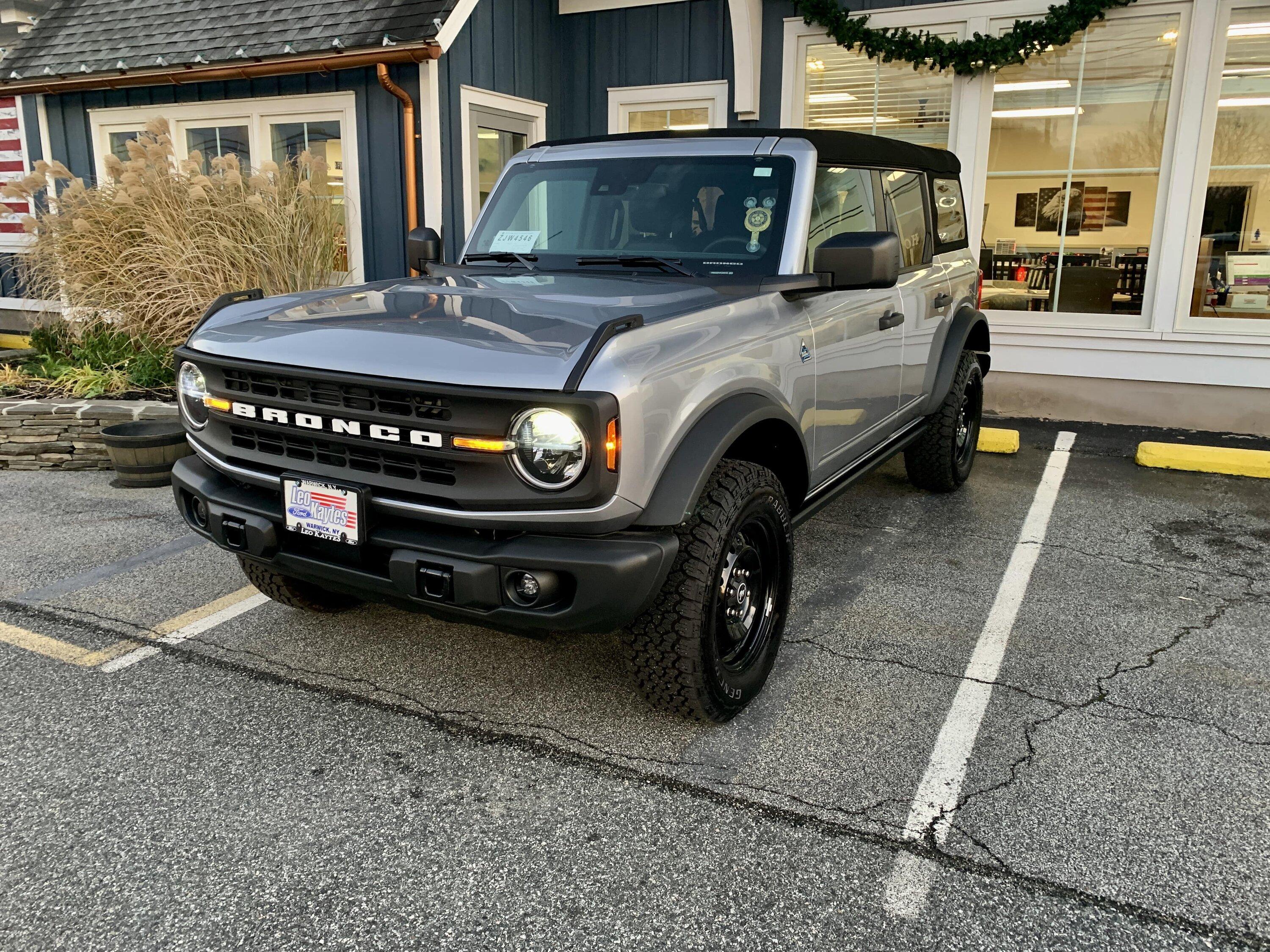 Ford Bronco ICONIC SILVER Bronco Club IMG_0042