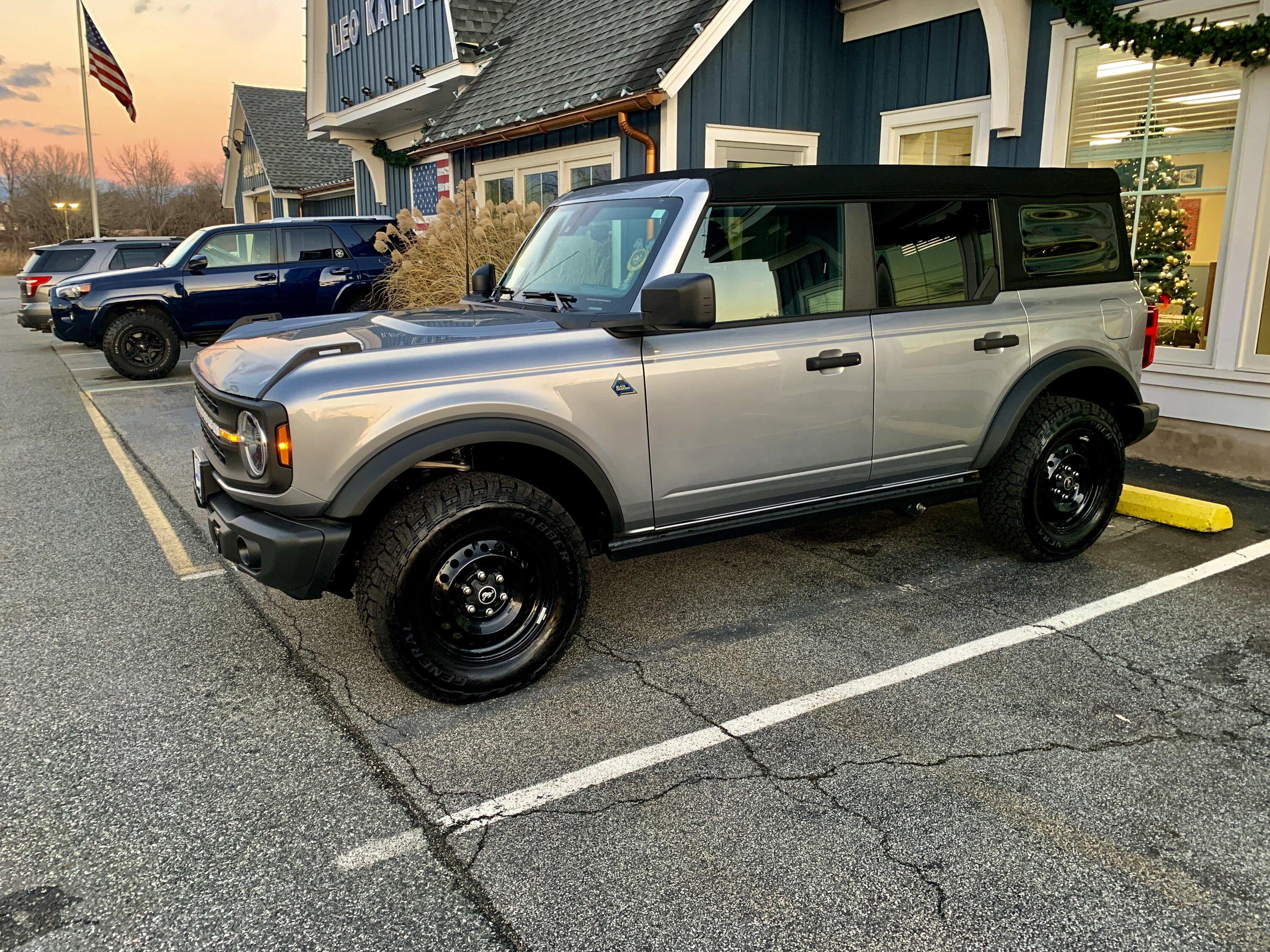 Ford Bronco ICONIC SILVER Bronco Club IMG_0043