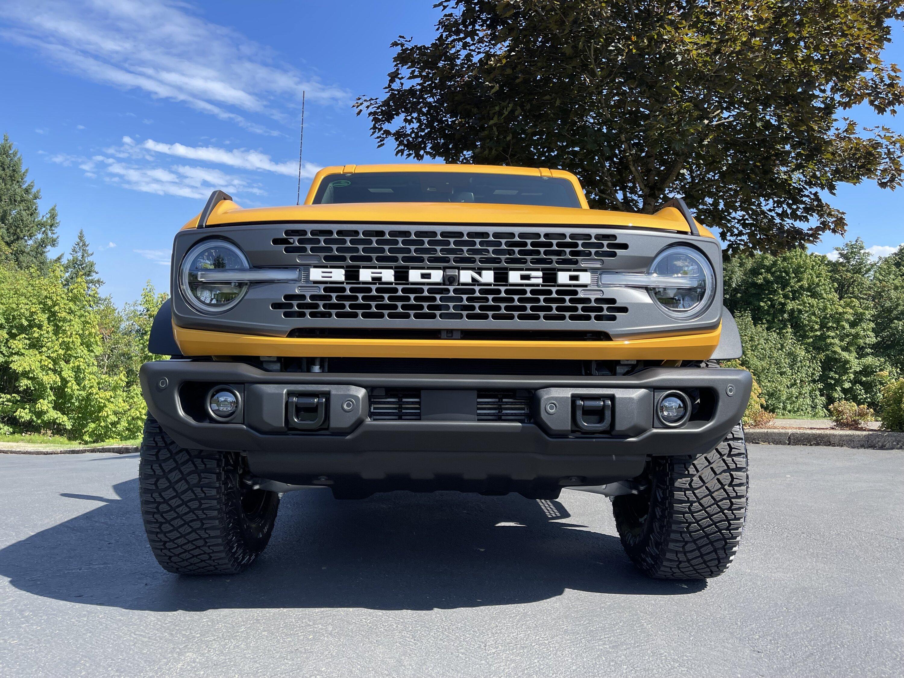 Ford Bronco CYBER ORANGE Bronco Club IMG_2053