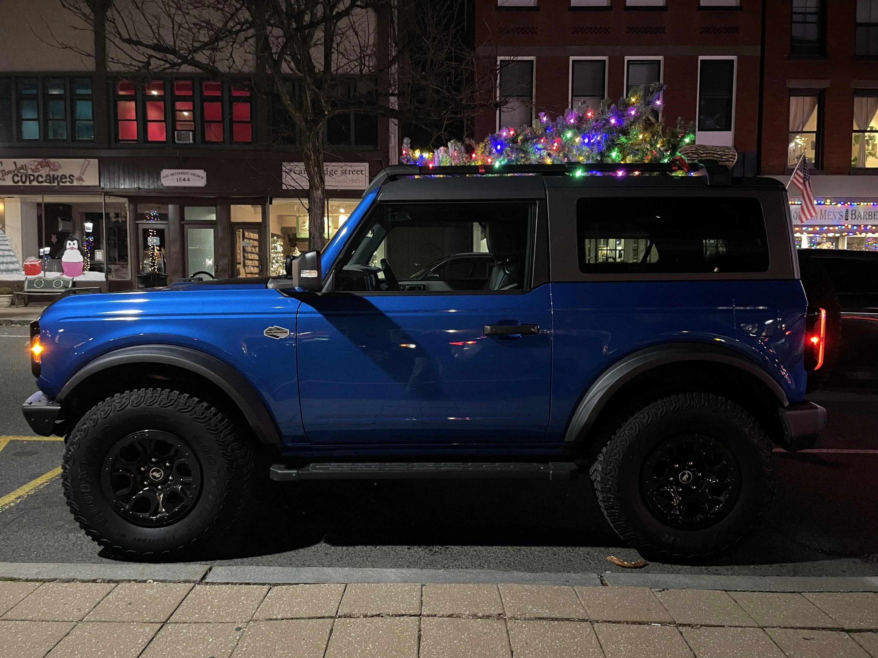 Ford Bronco It's Christmas Lights Time 🎄 Show Yours! 14A1E7C6-257D-4B03-91B8-7716FC930D69