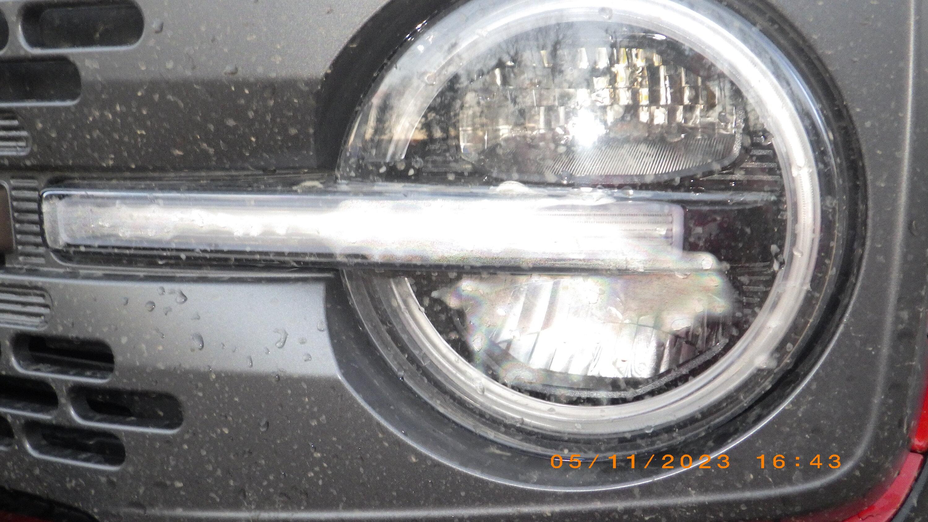 Ford Bronco Condensation in headlights RIMG8201.JPG