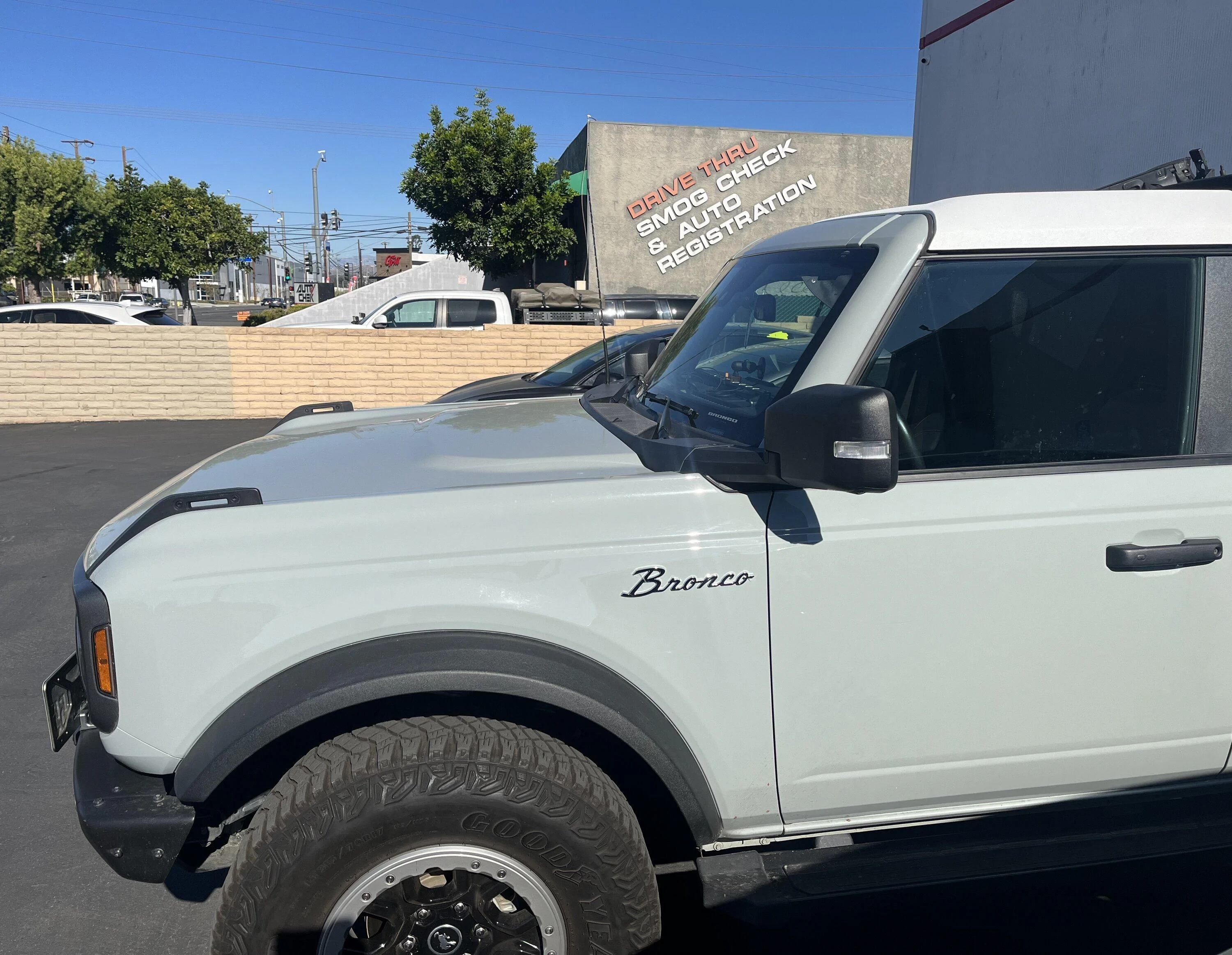 Ford Bronco Anderson Composites white top delivered & installed photos! IMG_3693