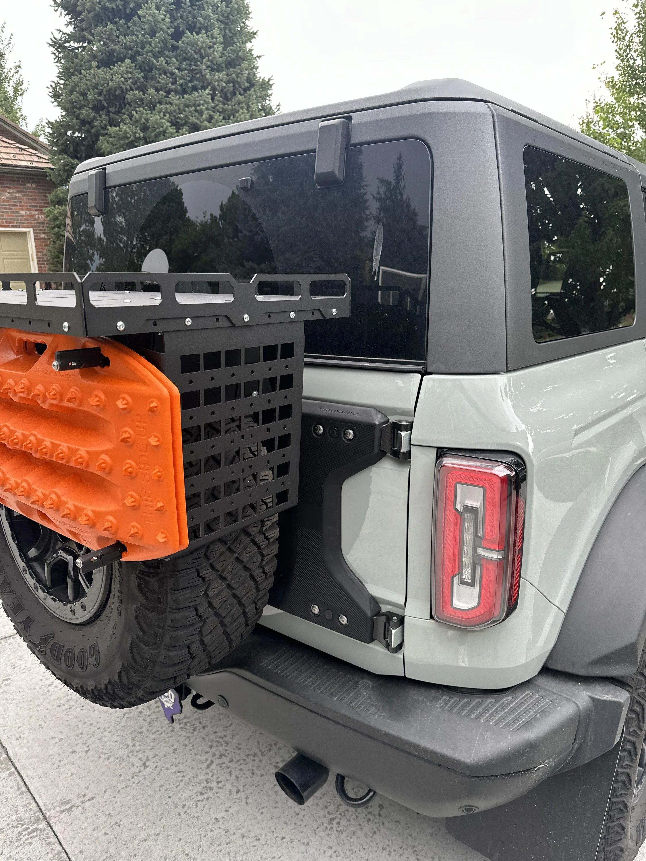 Ford Bronco Rear door twisting IMG_0529
