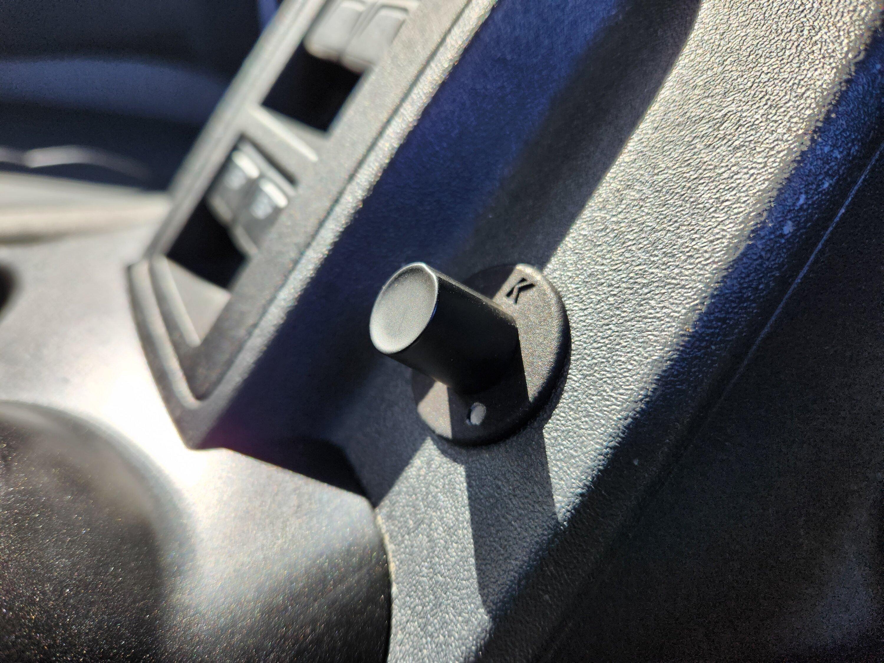 Ford Bronco GEARSHADE: Custom Kicker Remote Knob Console Mount 20231129_120804