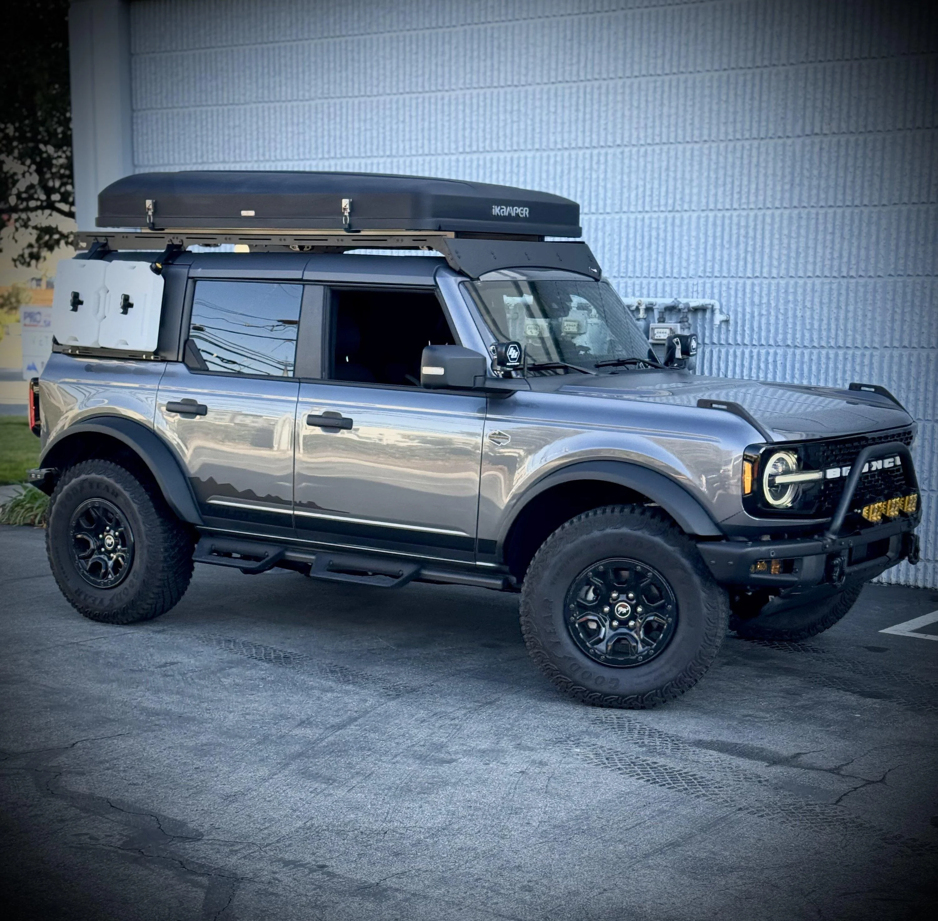 Ford Bronco CARBONIZED GRAY Bronco Club IMG_2222