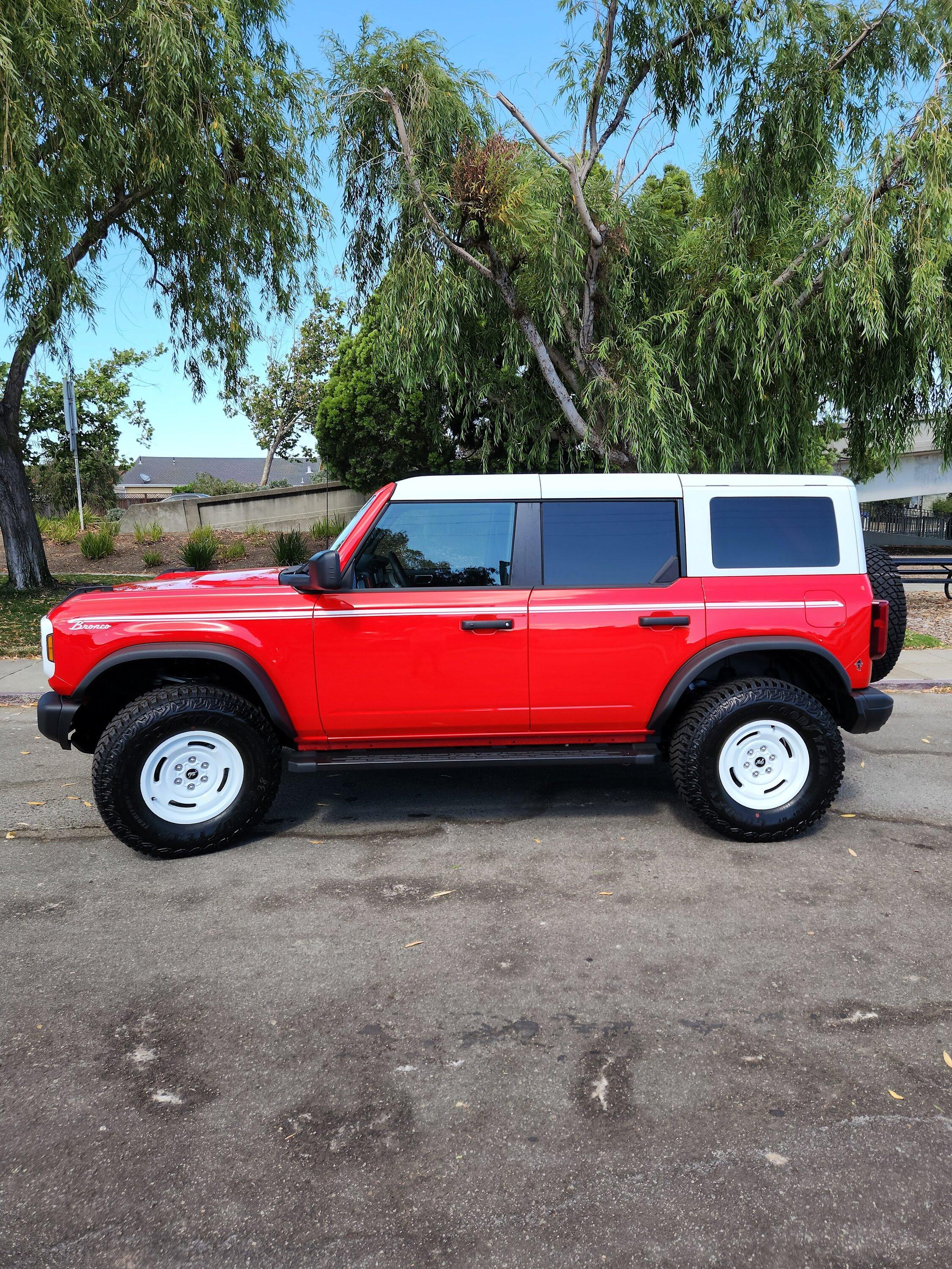 Ford Bronco 2023 Bronco Heritage 4D - Red 20230903_151750