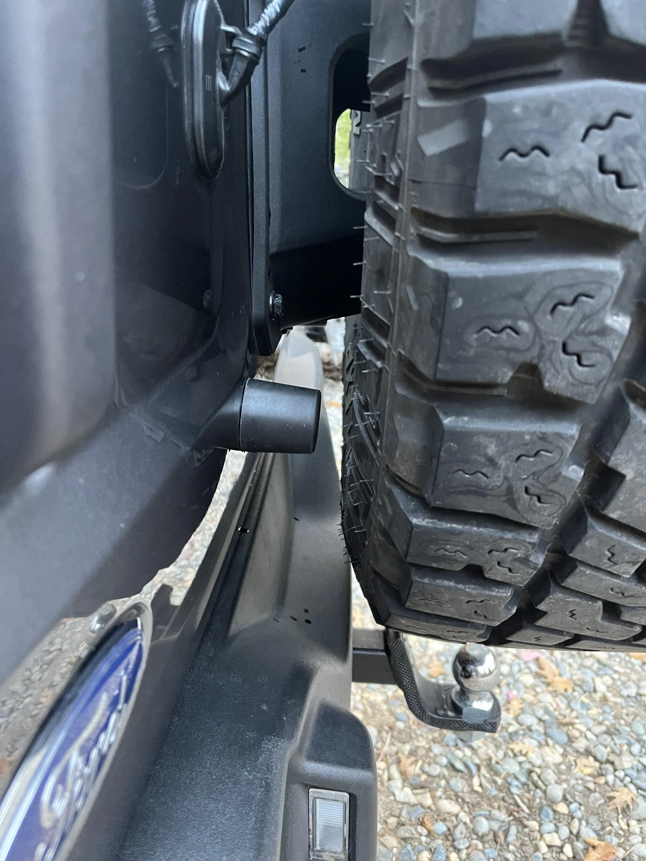 Ford Bronco Rear door twisting IMG_1738