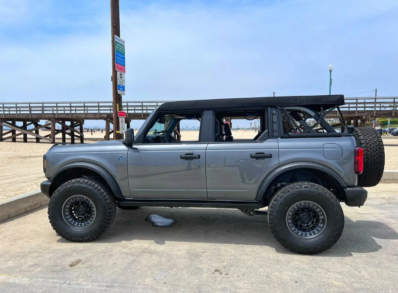 Ford Bronco CARBONIZED GRAY Bronco Club IMG_4966