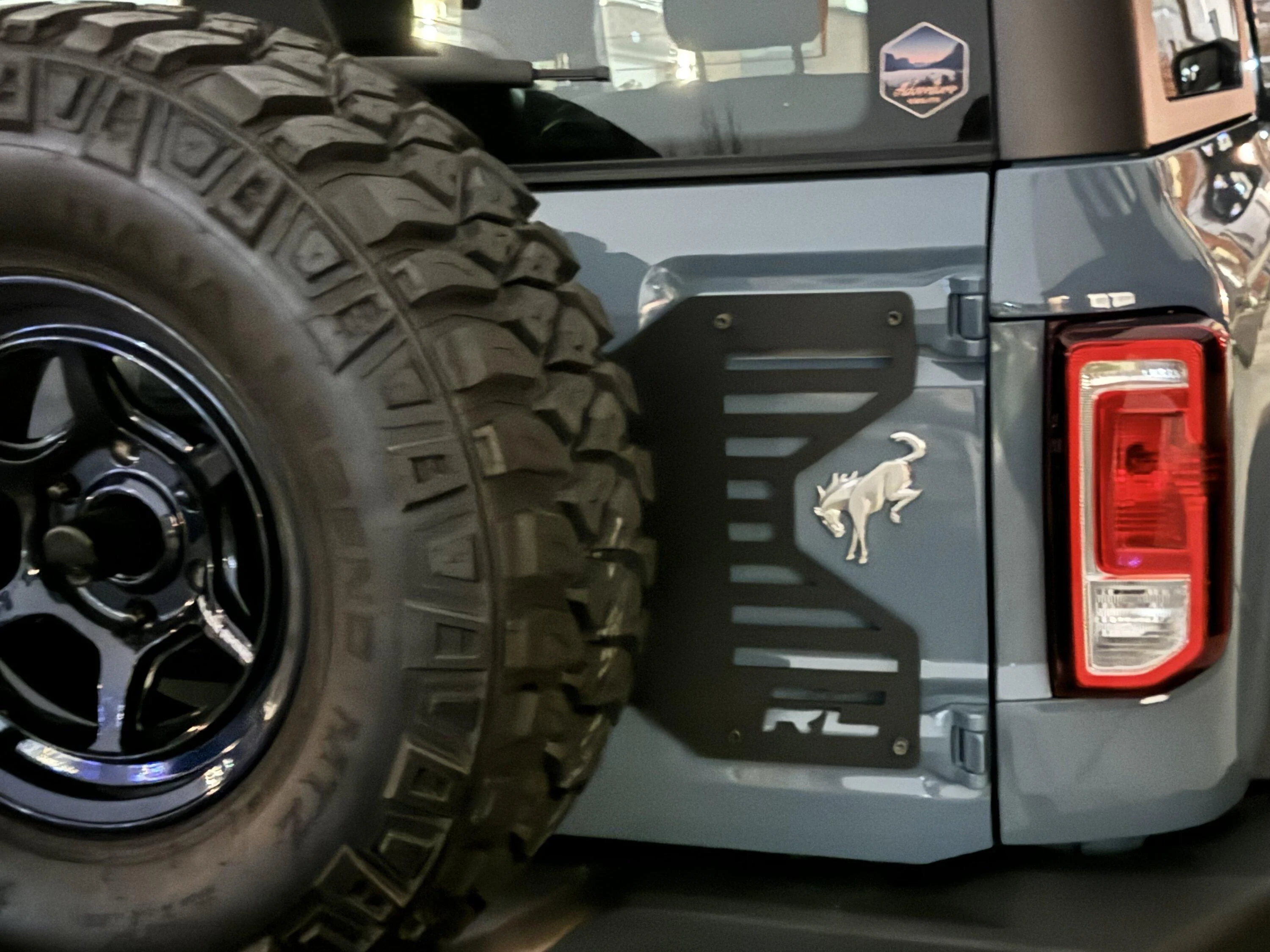 Ford Bronco Tailgate squeaky noise/rattle IMG_0559