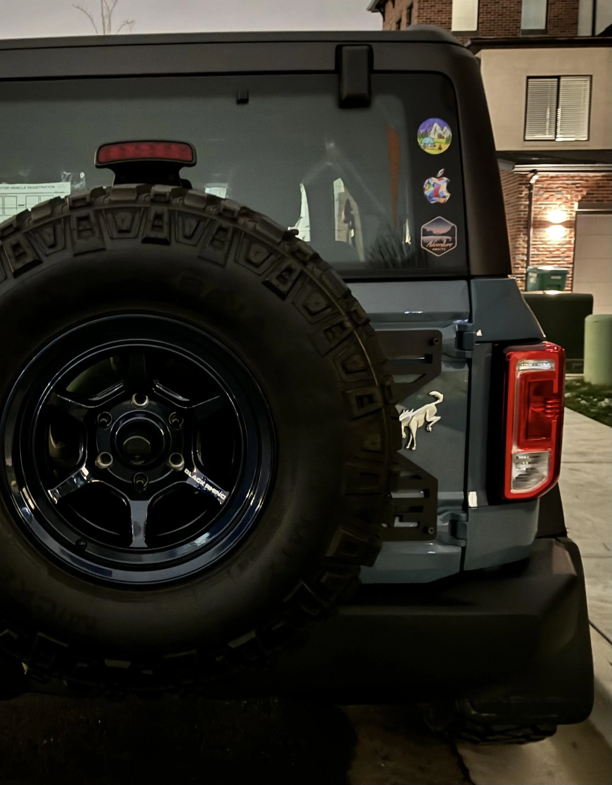 Ford Bronco Tailgate squeaky noise/rattle IMG_0556