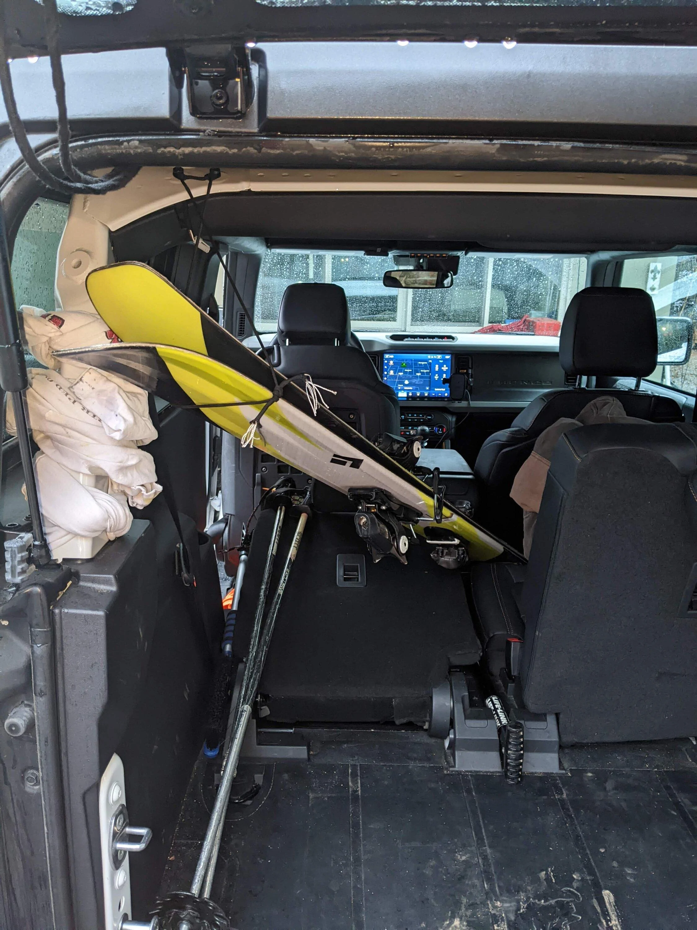 Ford Bronco Wanted: ski/snowboard builds PXL_20231203_232448138