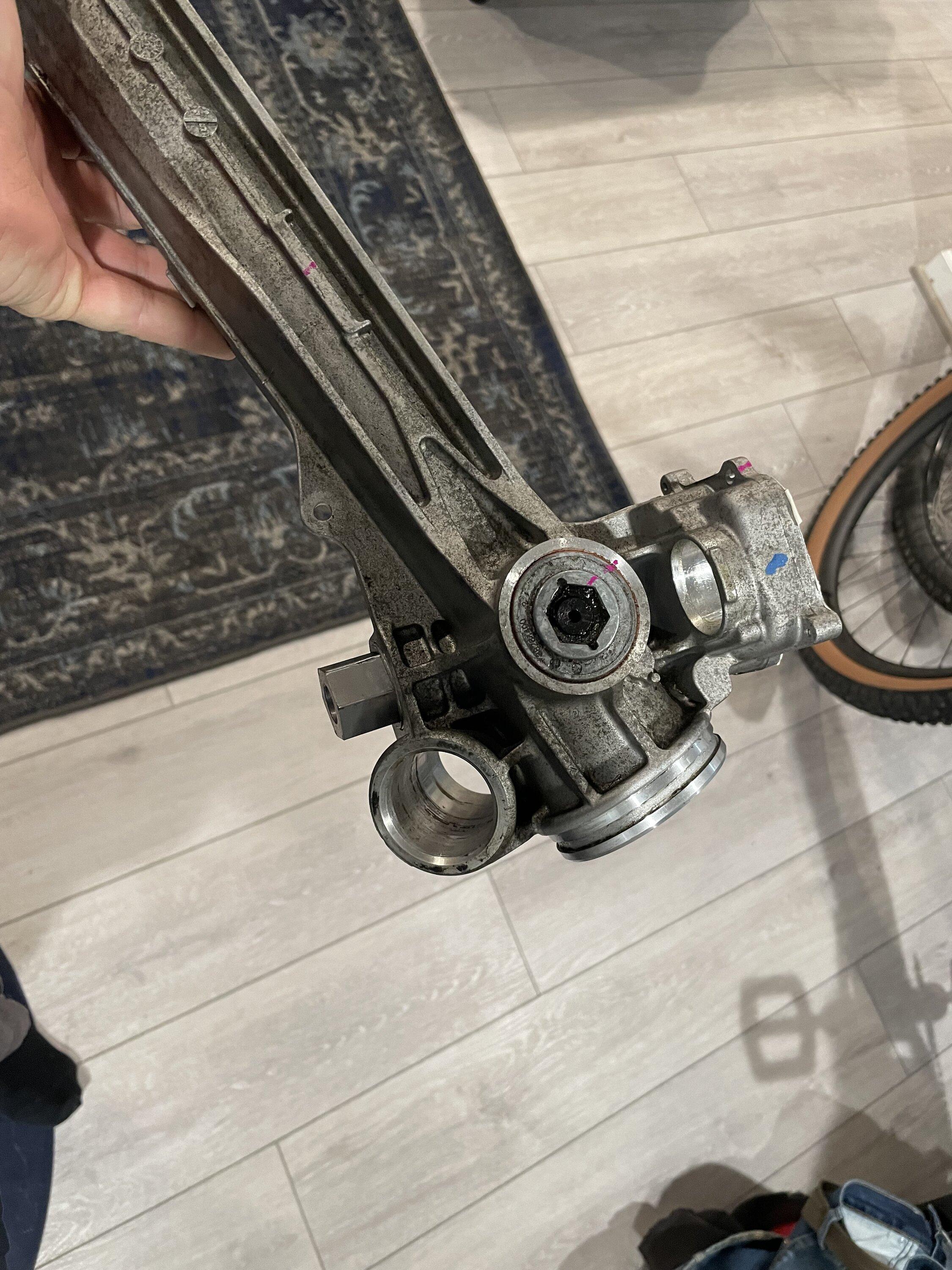 Ford Bronco Hoss 3.0 steering rack housing IMG_2247