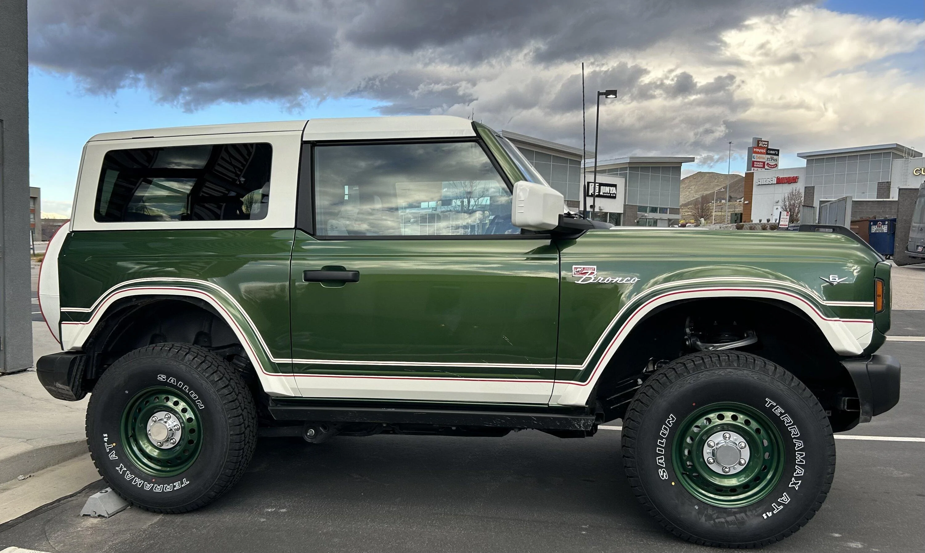 Ford Bronco Put on my snow shoes for the winter IMG_5648