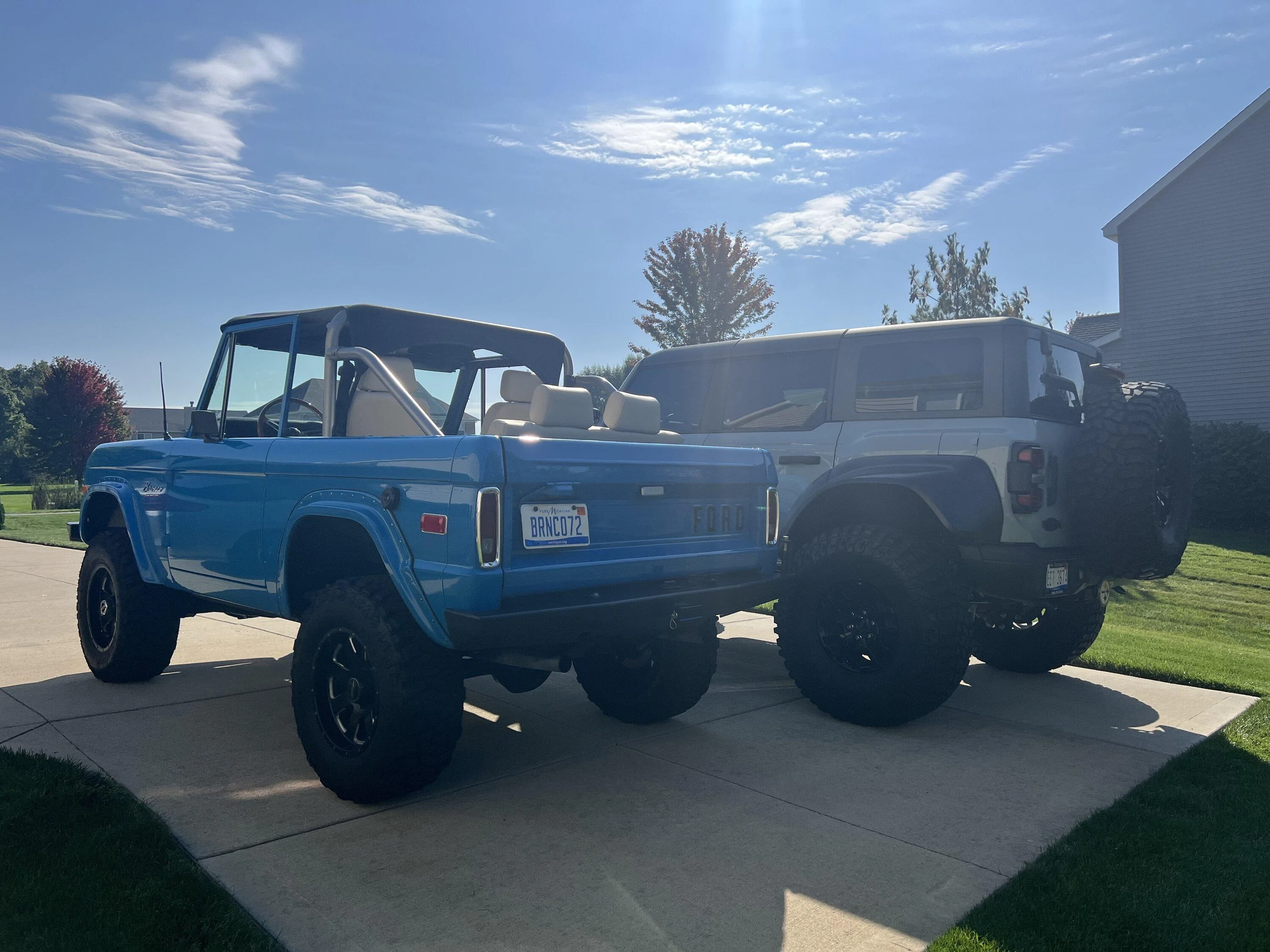 Ford Bronco Our Bronco compared to Bronco Raptor side by side comparison IMG_0935