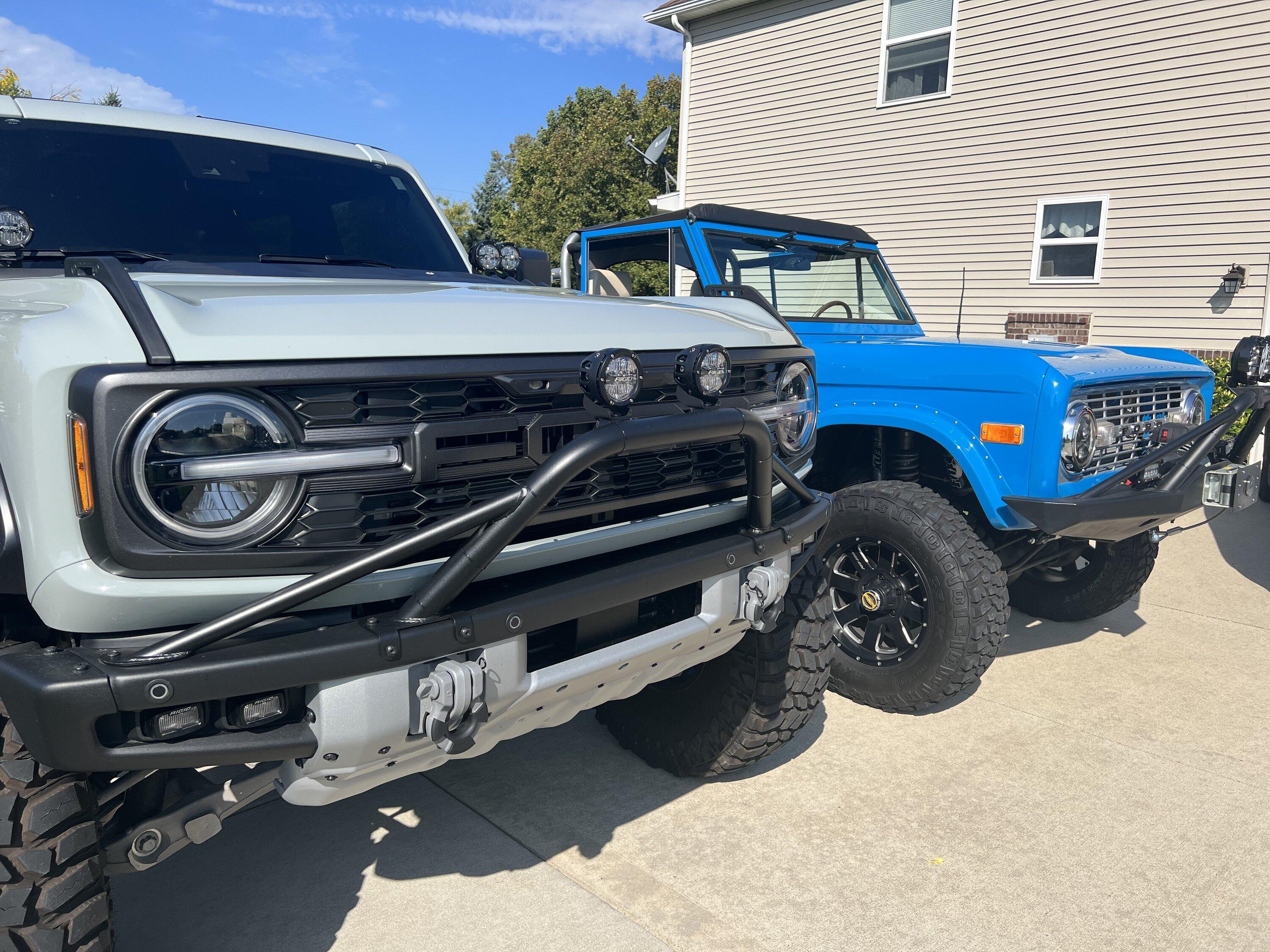 Ford Bronco Our Bronco compared to Bronco Raptor side by side comparison IMG_0941