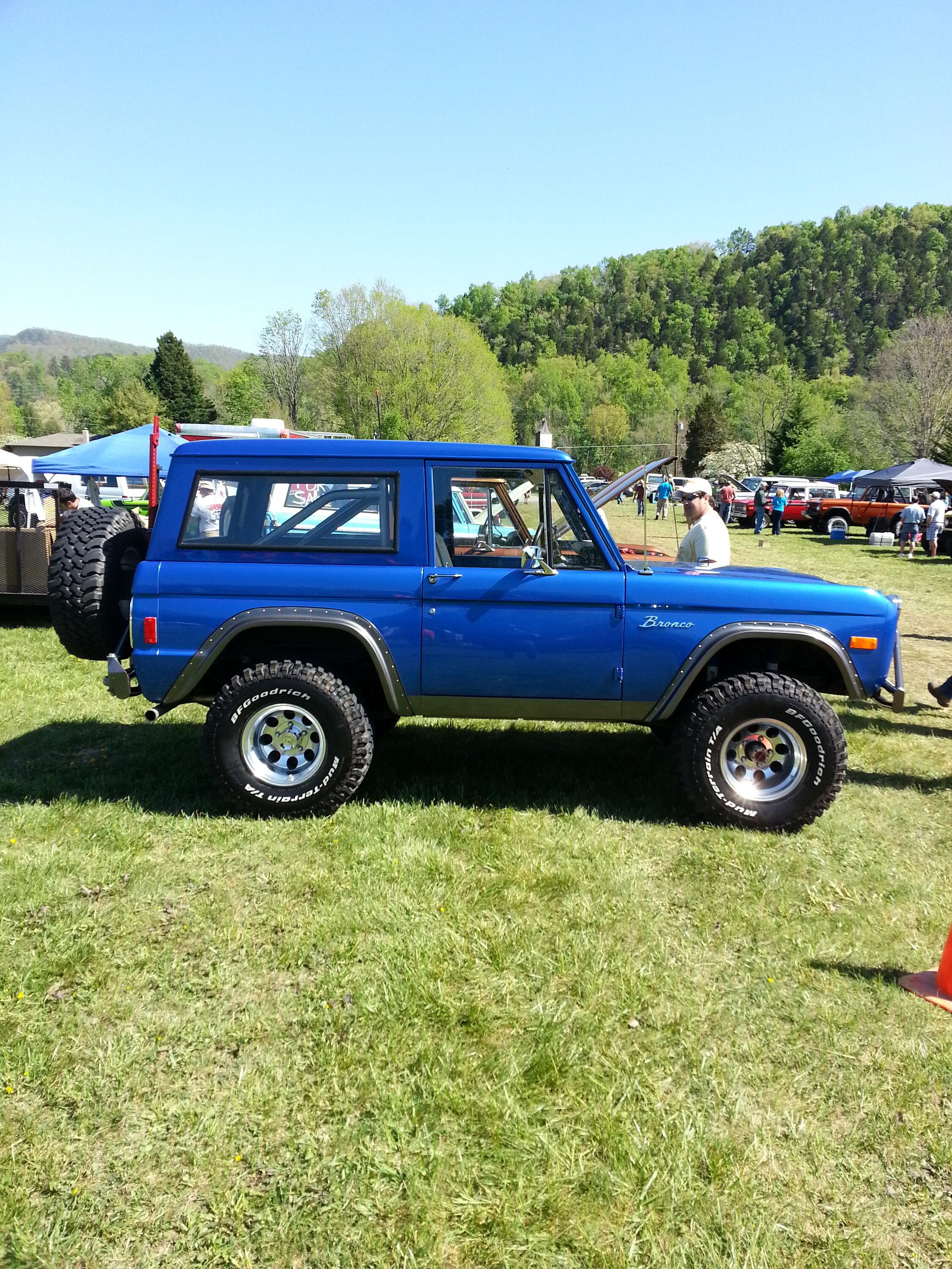 Ford Bronco 2dr vs 4dr 20140426_110526