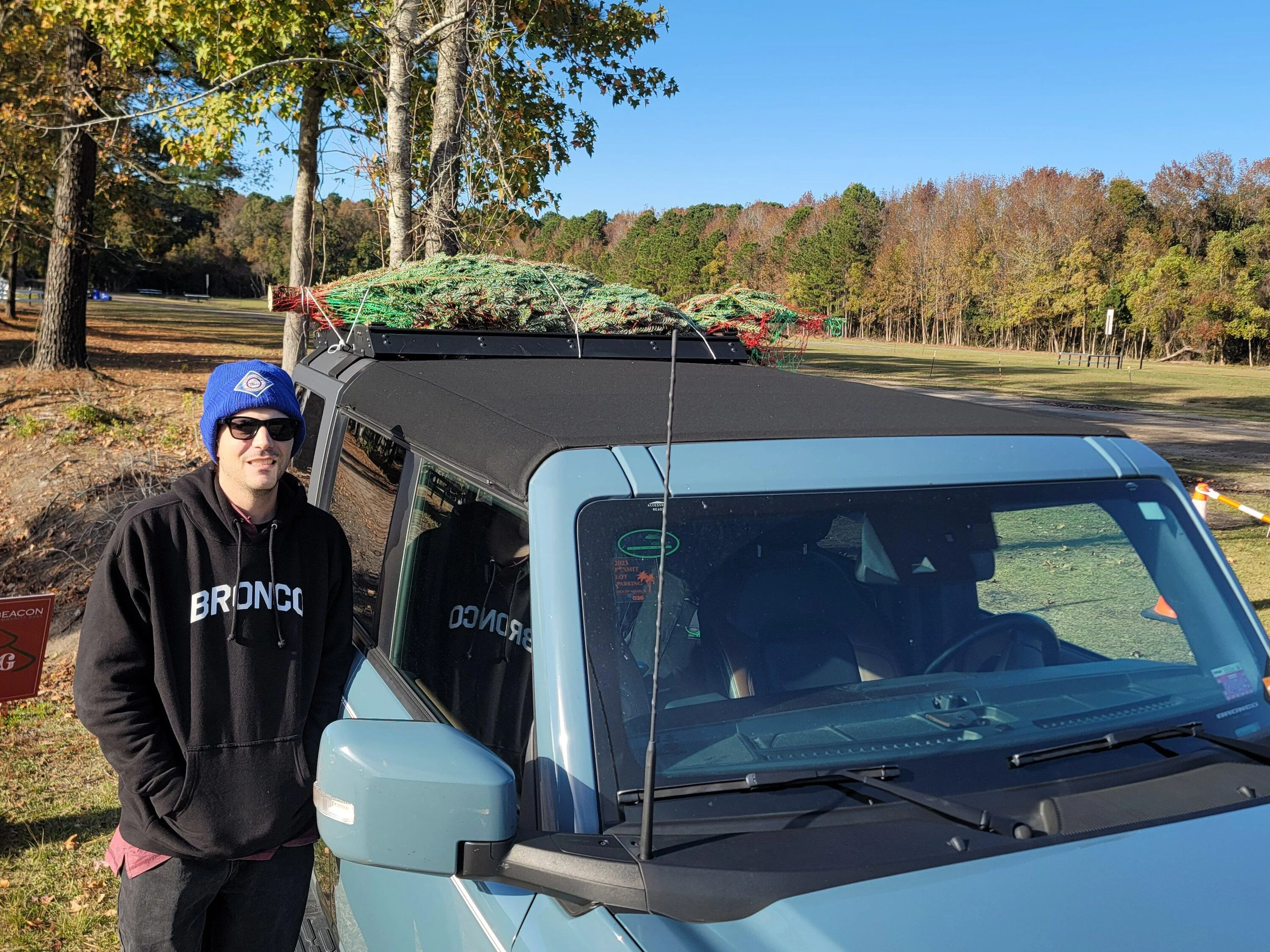 Ford Bronco Christmas tree transporting without roof rack? 20231128_144351