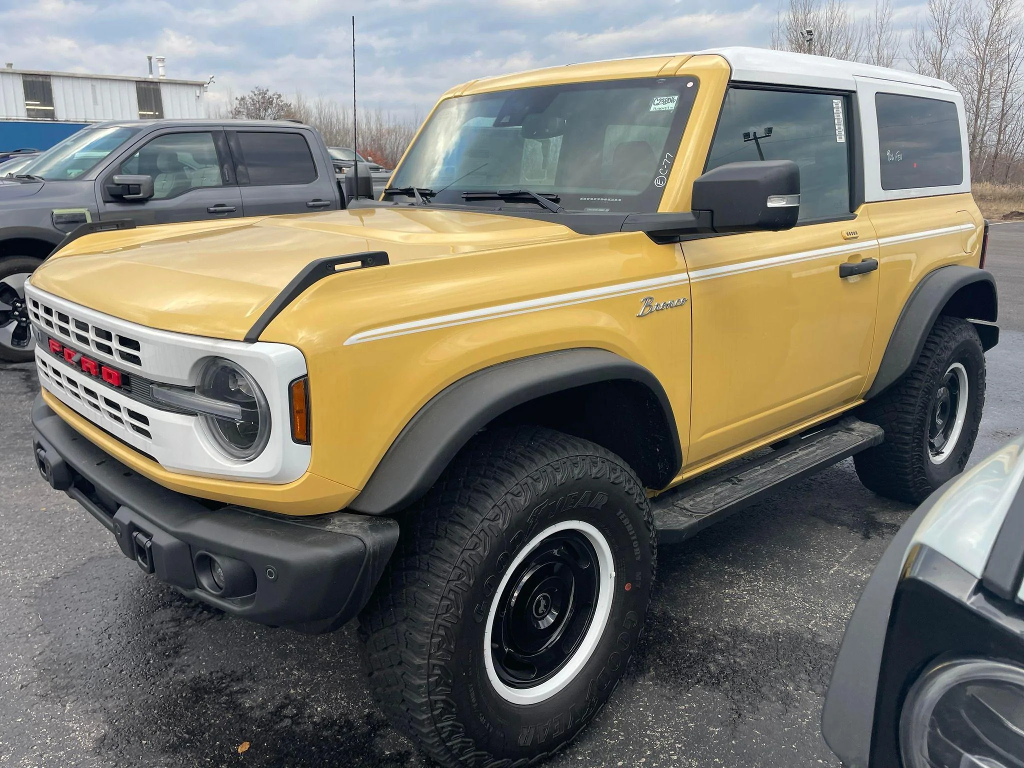 Ford Bronco Yellowstone Bronco Heritage Limited dealer pictures for those anxiously waiting 386799826_872870424545518_8094943423710975092_n