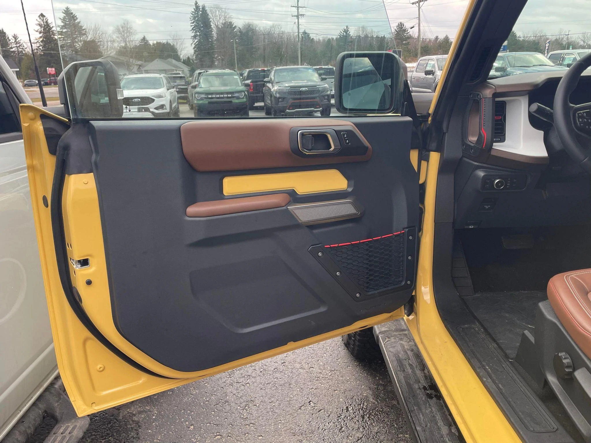 Ford Bronco Yellowstone Bronco Heritage Limited dealer pictures for those anxiously waiting 406166078_6766471936754724_1708001658290142554_n