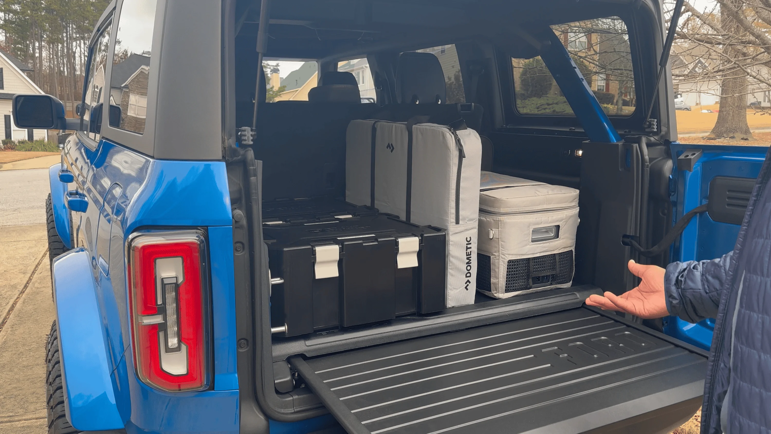 Ford Bronco Installed the OEM Slideout Tailgate BroncoTailgateInstall.00_11_51_18.Still001