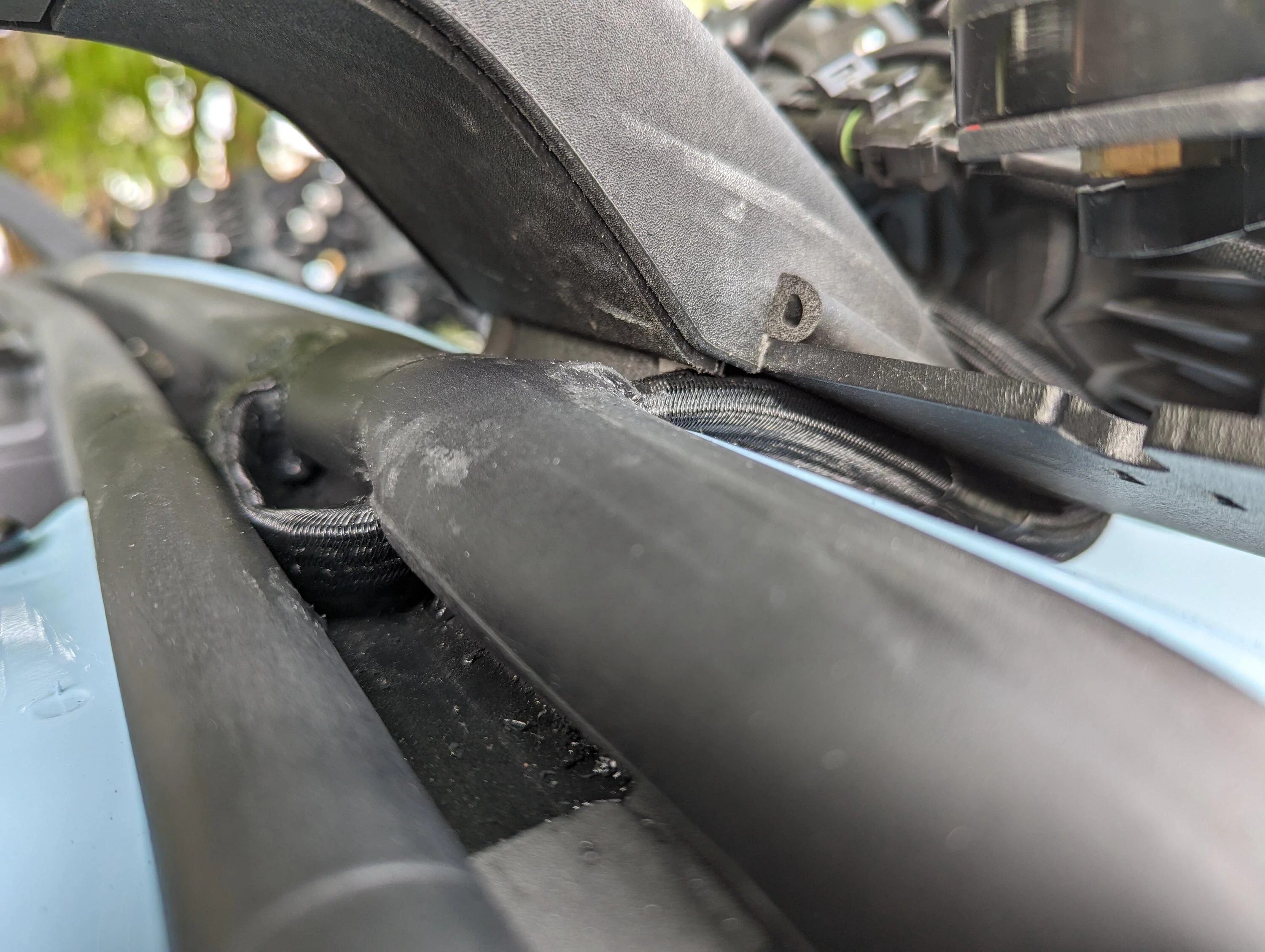 Ford Bronco KC Hilites Pro 6 Gravity Bar Install preference antenna and light bar wireing 1