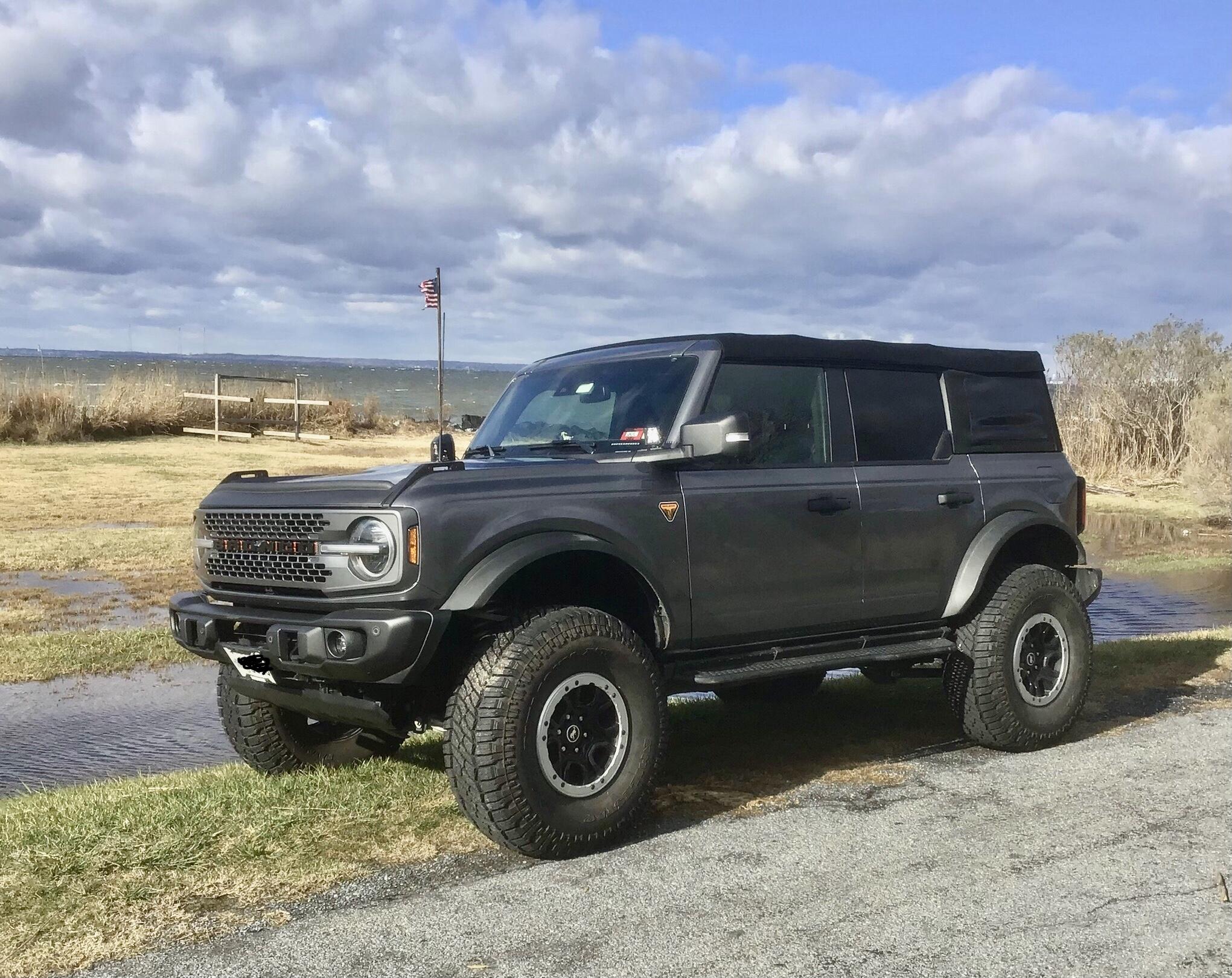 Ford Bronco Badsquatch now on 38’s IMG_0531