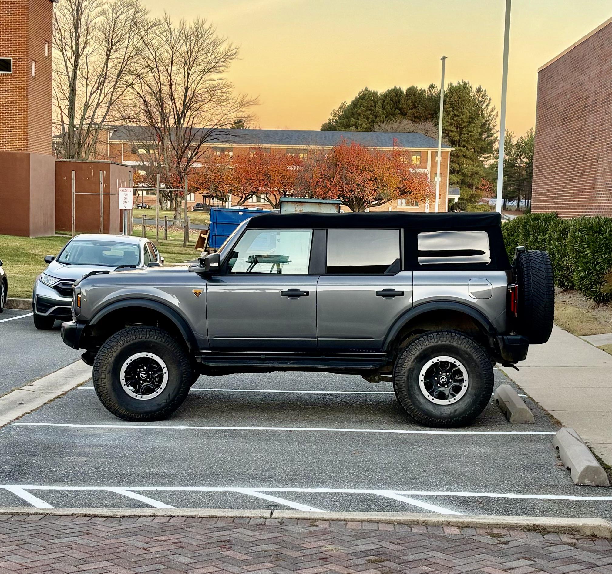 Ford Bronco Badsquatch now on 38’s IMG_0073