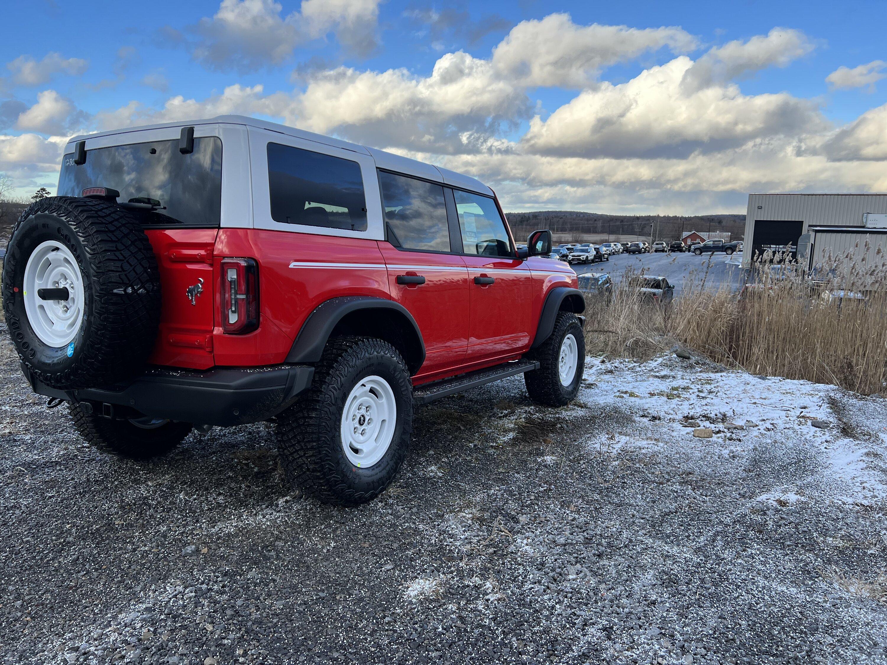 Ford Bronco HERITAGE EDITION Bronco Club IMG_0770