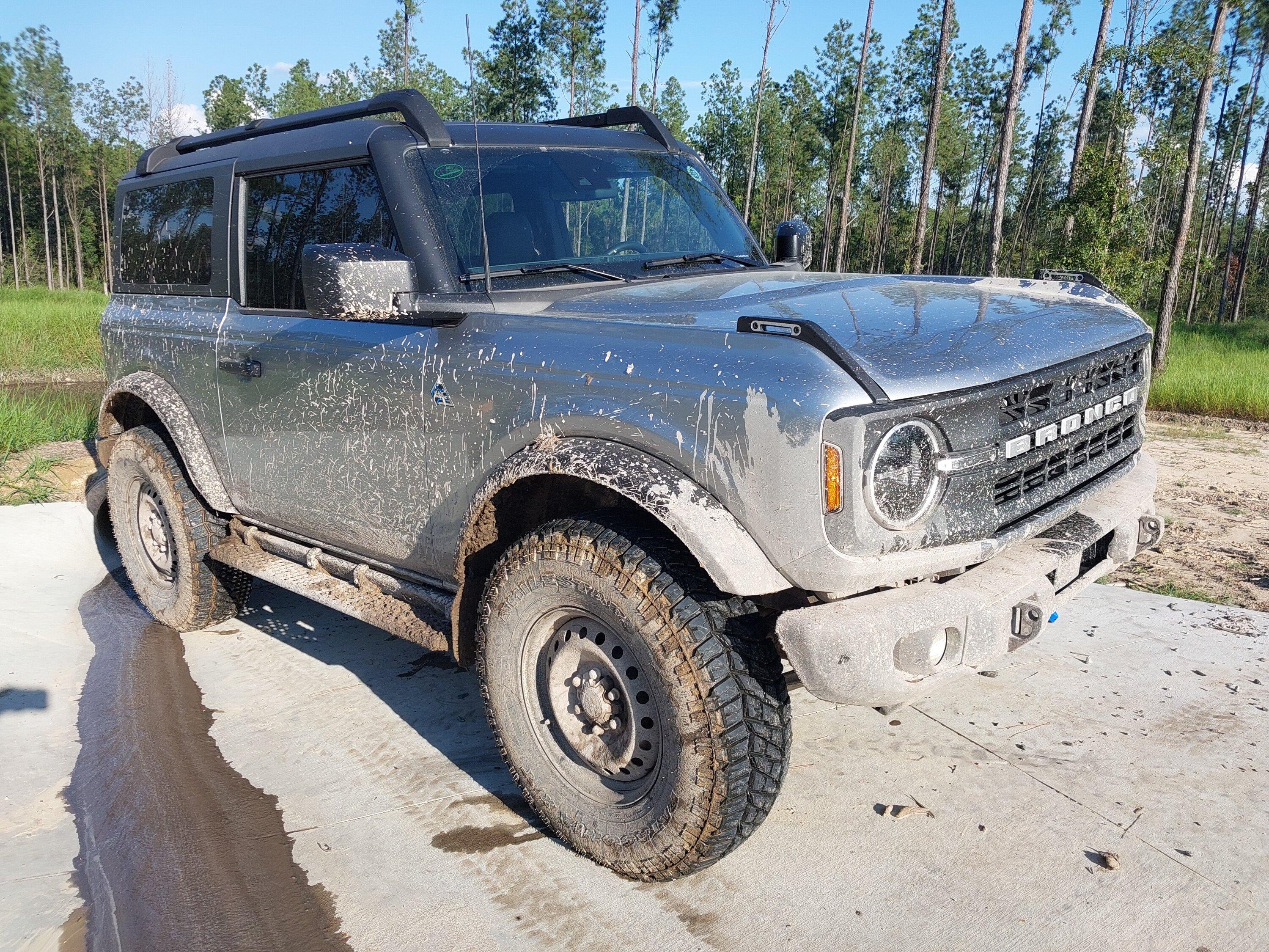 Ford Bronco 2 Doors and 3 Pedals 20230917_170018