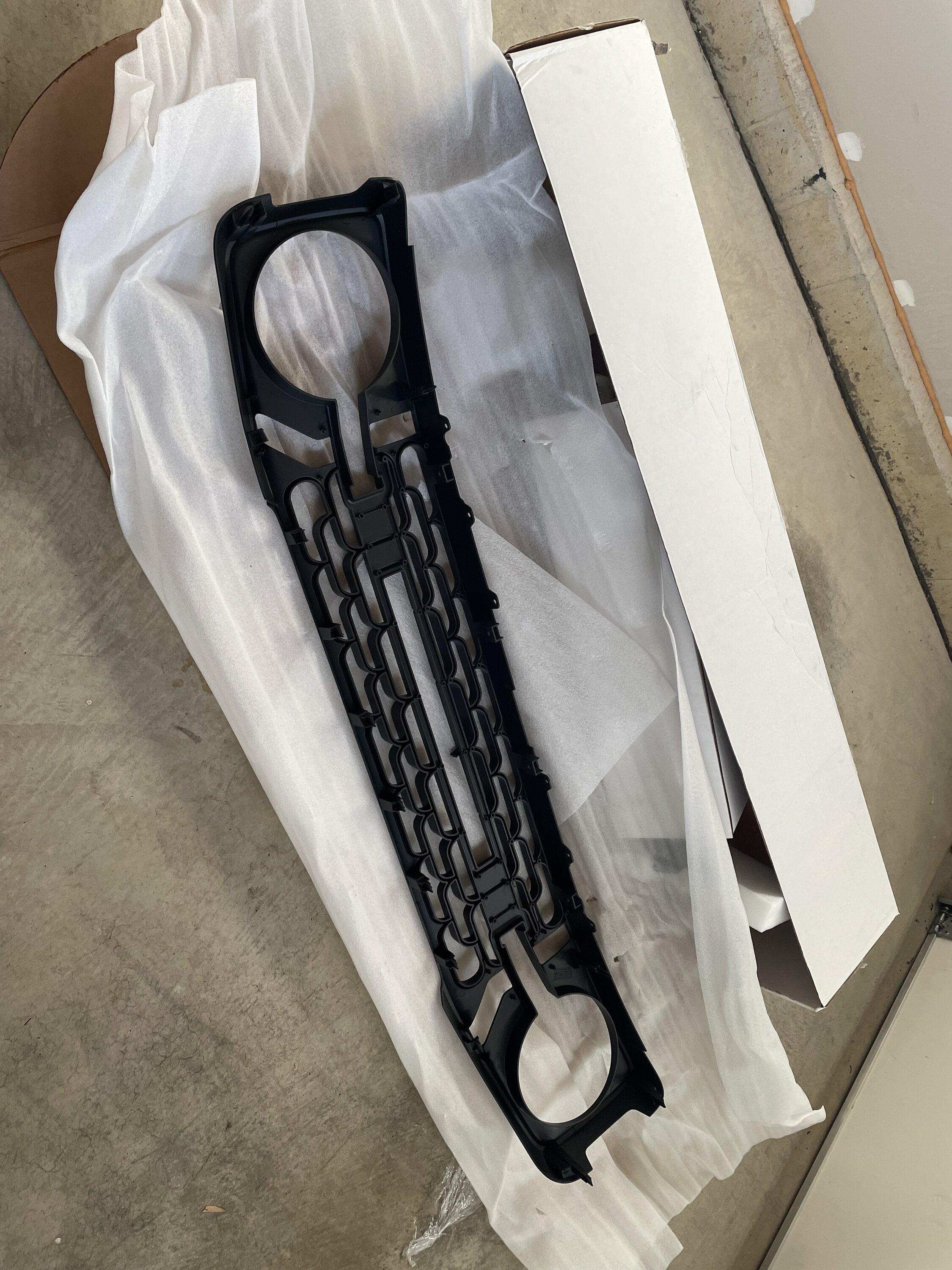 Ford Bronco RTR Grille Arrived Damaged… 😩🙄 IMG_2723
