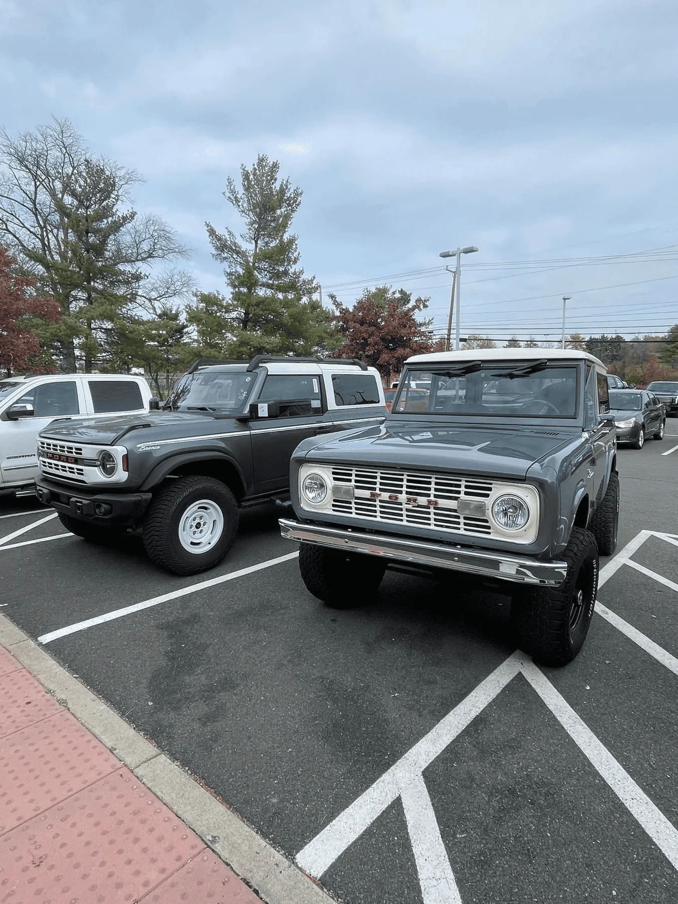 Ford Bronco HERITAGE EDITION Bronco Club 1702924497872